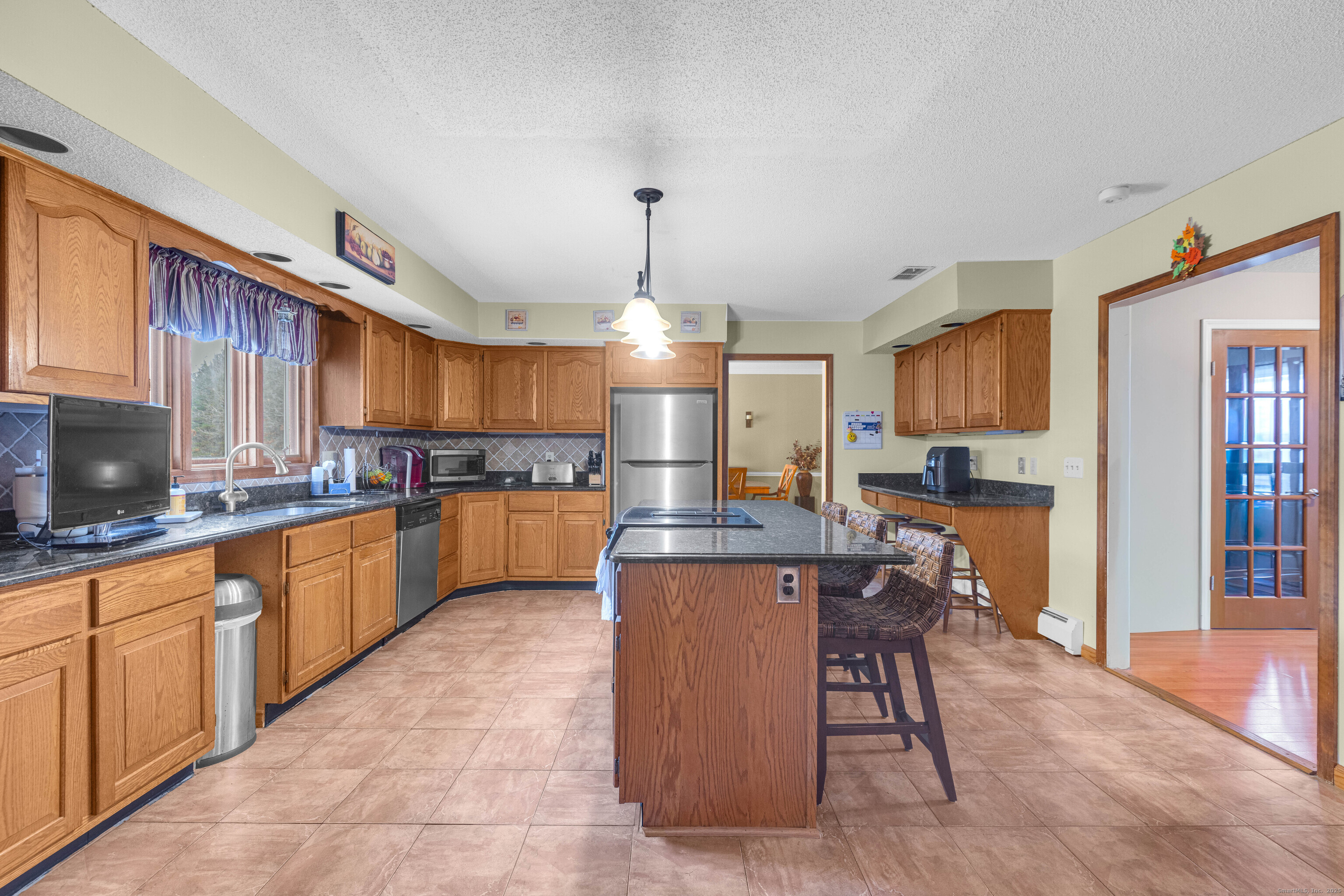 Windsor, Connecticut, 06095, United States, 4 Bedrooms Bedrooms, ,5 BathroomsBathrooms,Residential,For Sale,2000550