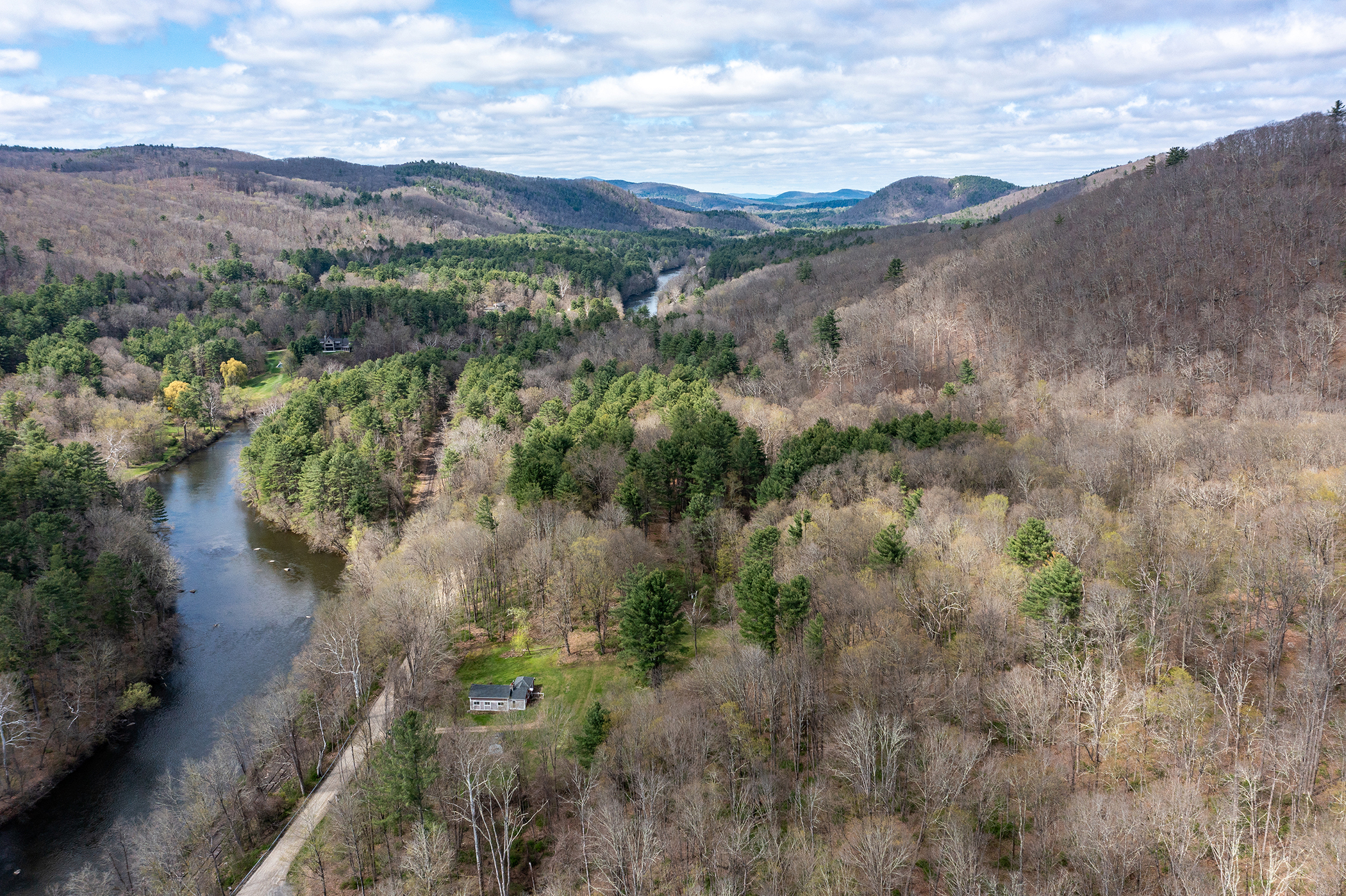  242 River Road - 物件實景