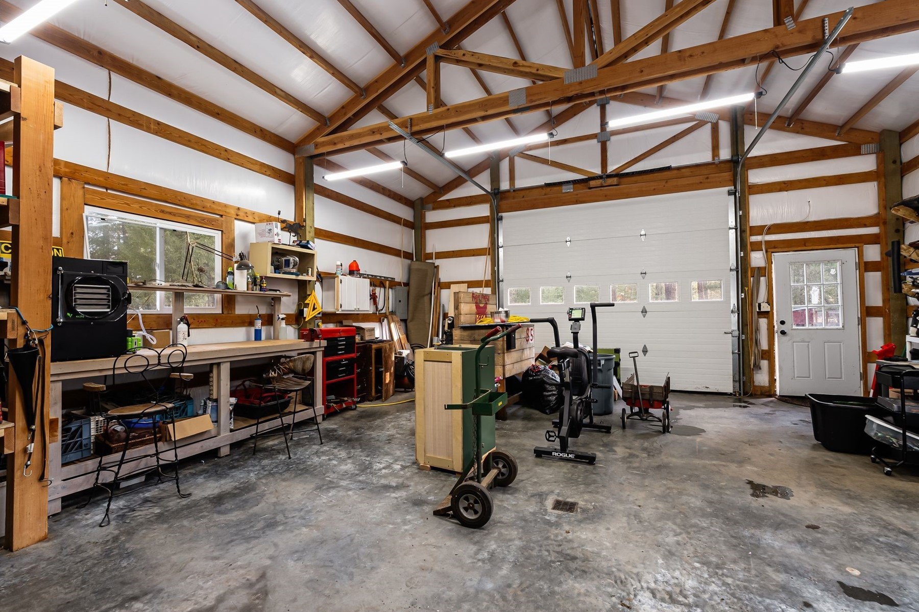  Charming Country Home on 10 Acres - 物件實景