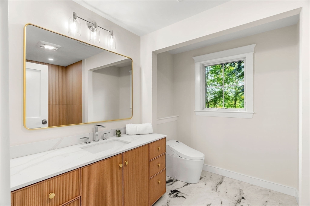 Natick, Massachusetts, 01760, United States, 5 Bedrooms Bedrooms, ,6 BathroomsBathrooms,Residential,For Sale,1901321