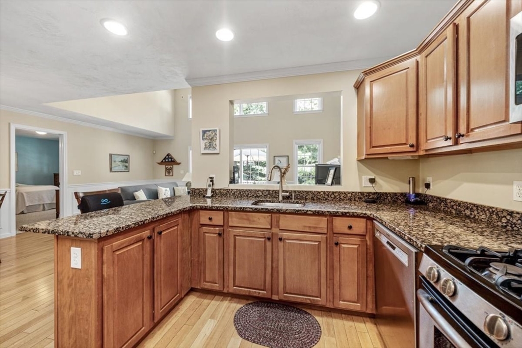 Marshfield, Massachusetts, 02050, United States, 2 Bedrooms Bedrooms, ,3 BathroomsBathrooms,Residential,For Sale,1938601