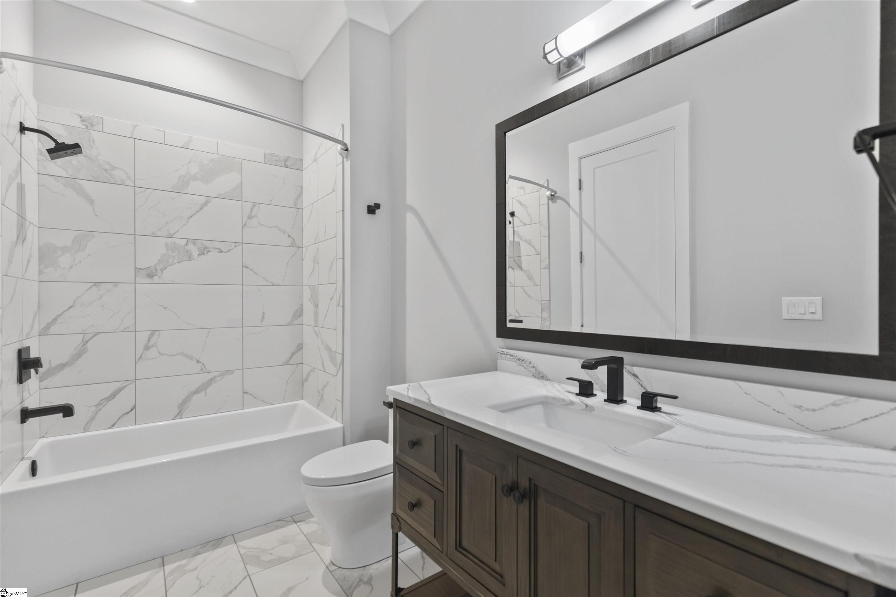 Greenville, South Carolina, 29601, United States, 2 Bedrooms Bedrooms, ,2 BathroomsBathrooms,Residential,For Sale,1777131