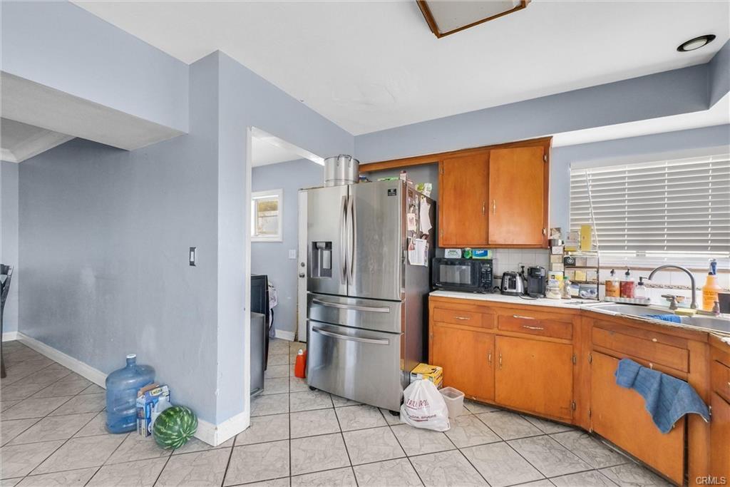 Fontana, California, 92335, United States, 4 Bedrooms Bedrooms, ,3 BathroomsBathrooms,Residential,For Sale,1981339