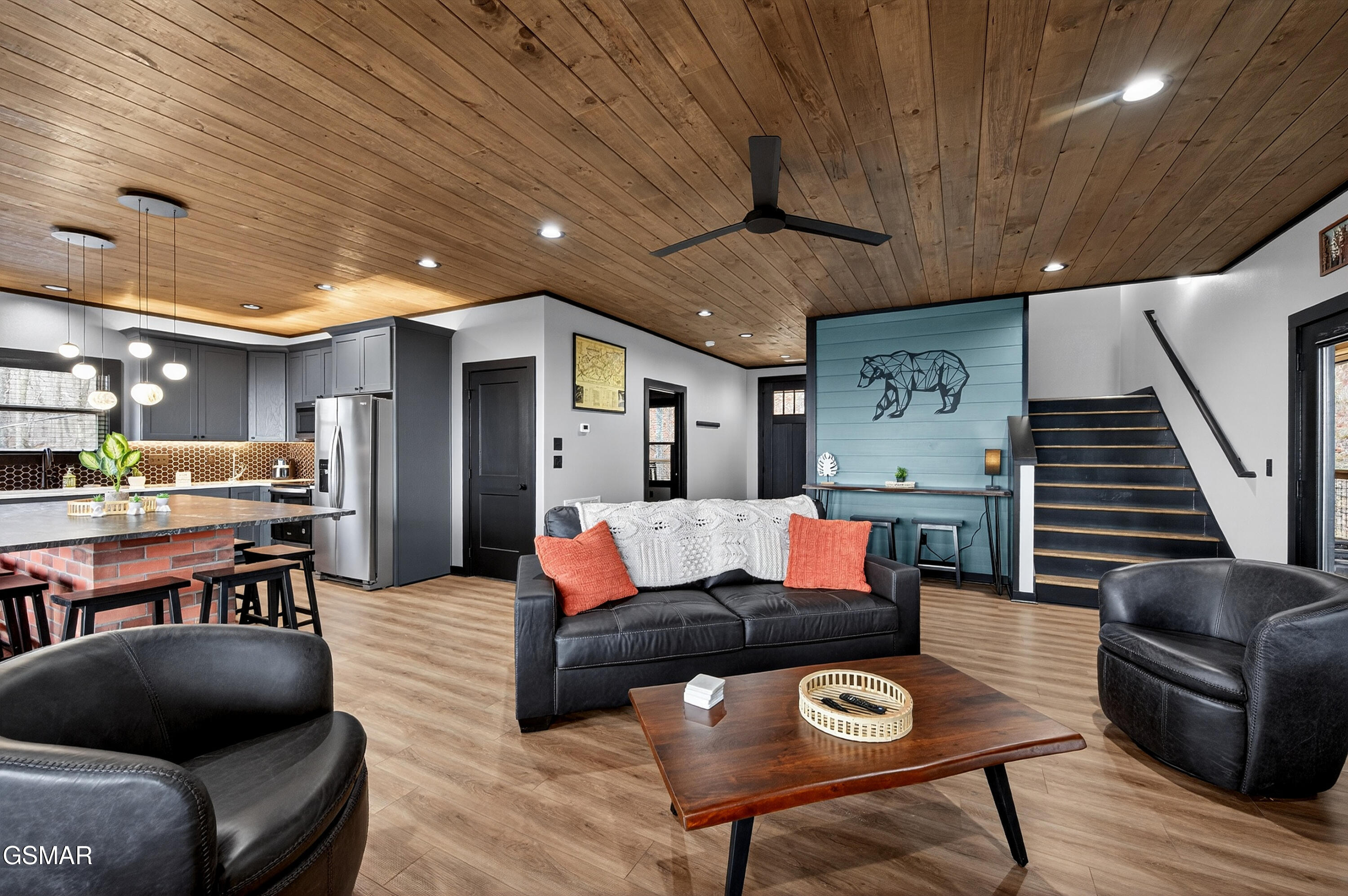 Sevierville, Tennessee, 37876, United States, 3 Bedrooms Bedrooms, ,5 BathroomsBathrooms,Residential,For Sale,1977074