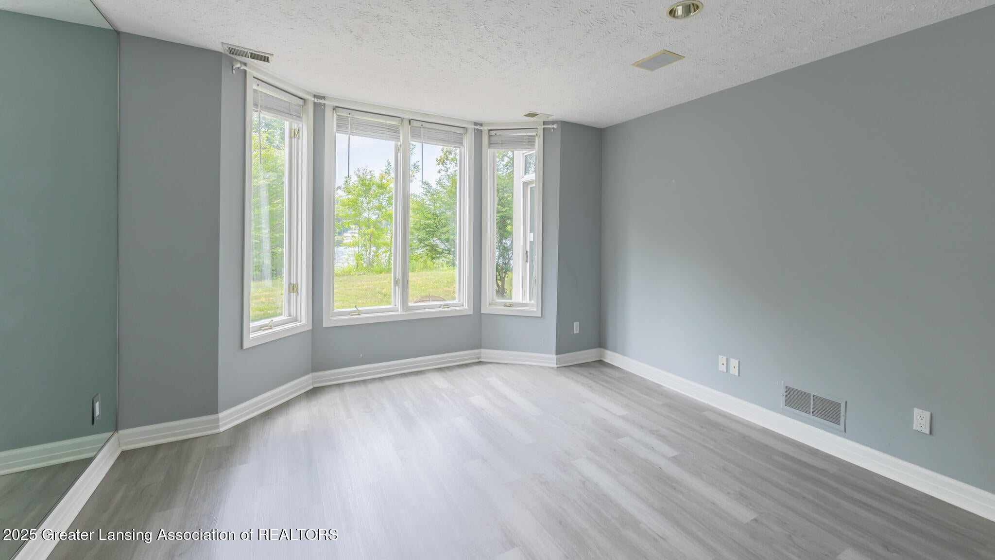 Laingsburg, Michigan, 48848, United States, 5 Bedrooms Bedrooms, ,6 BathroomsBathrooms,Residential,For Sale,1906782