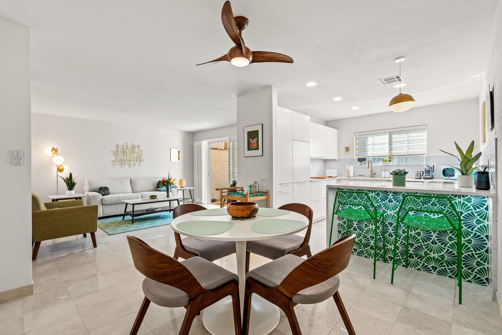  South Facing Renovated Furnished Condo - 物件實景
