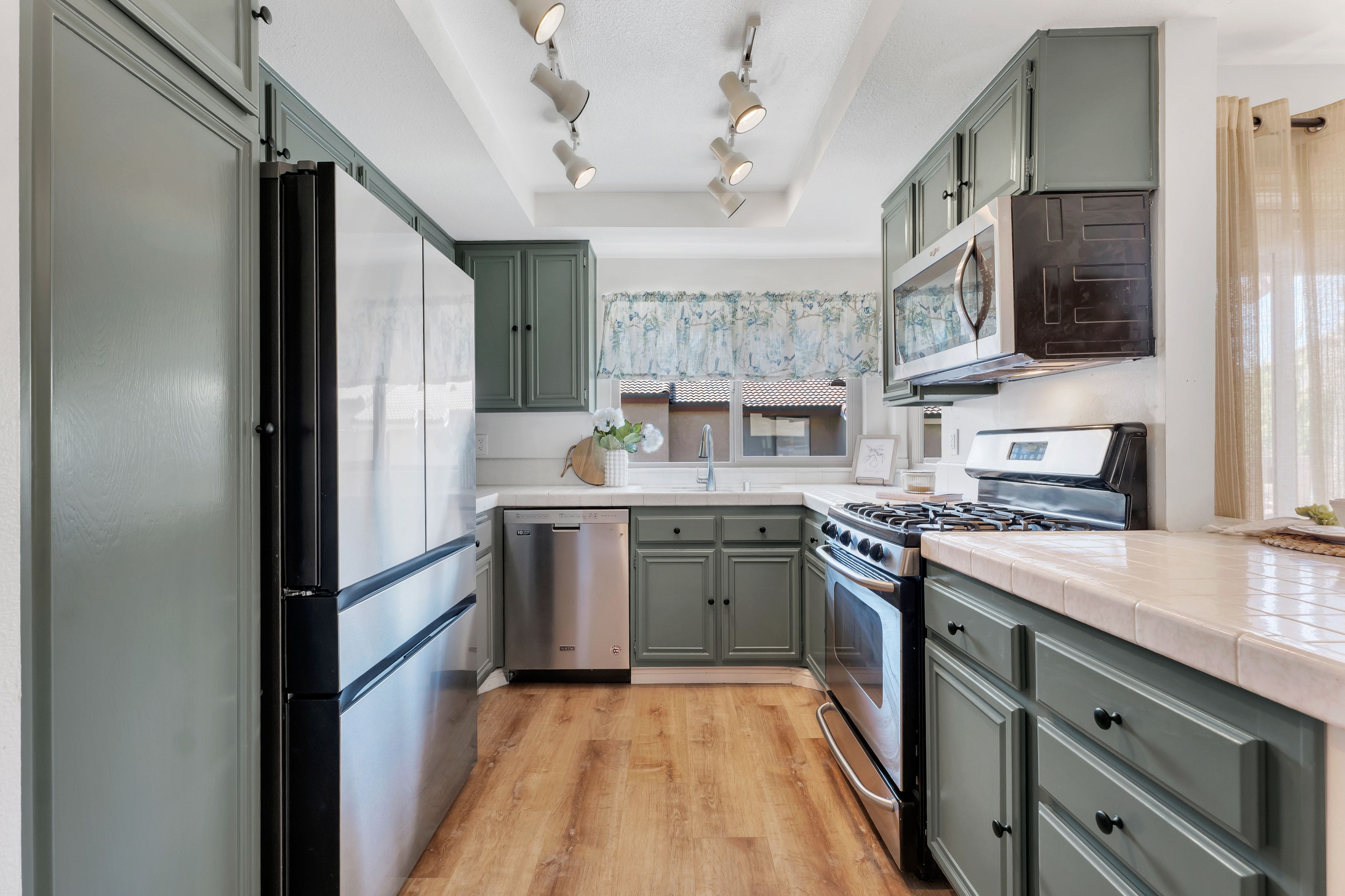  2445 Chandler Avenue, #3, Simi Valley - 物件實景