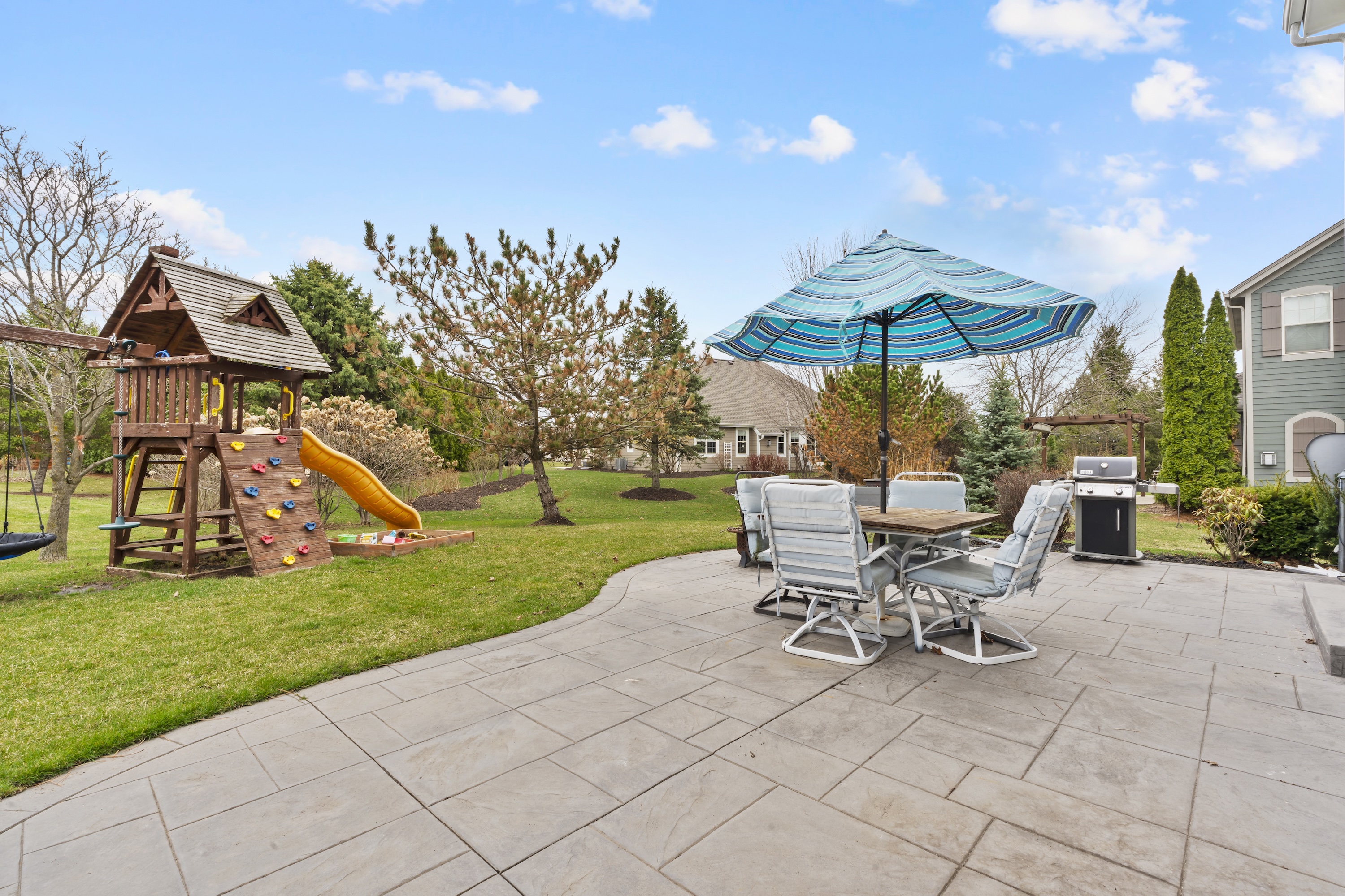  Desirable Pabst Farms Four Bedroom Colonial - 物件實景