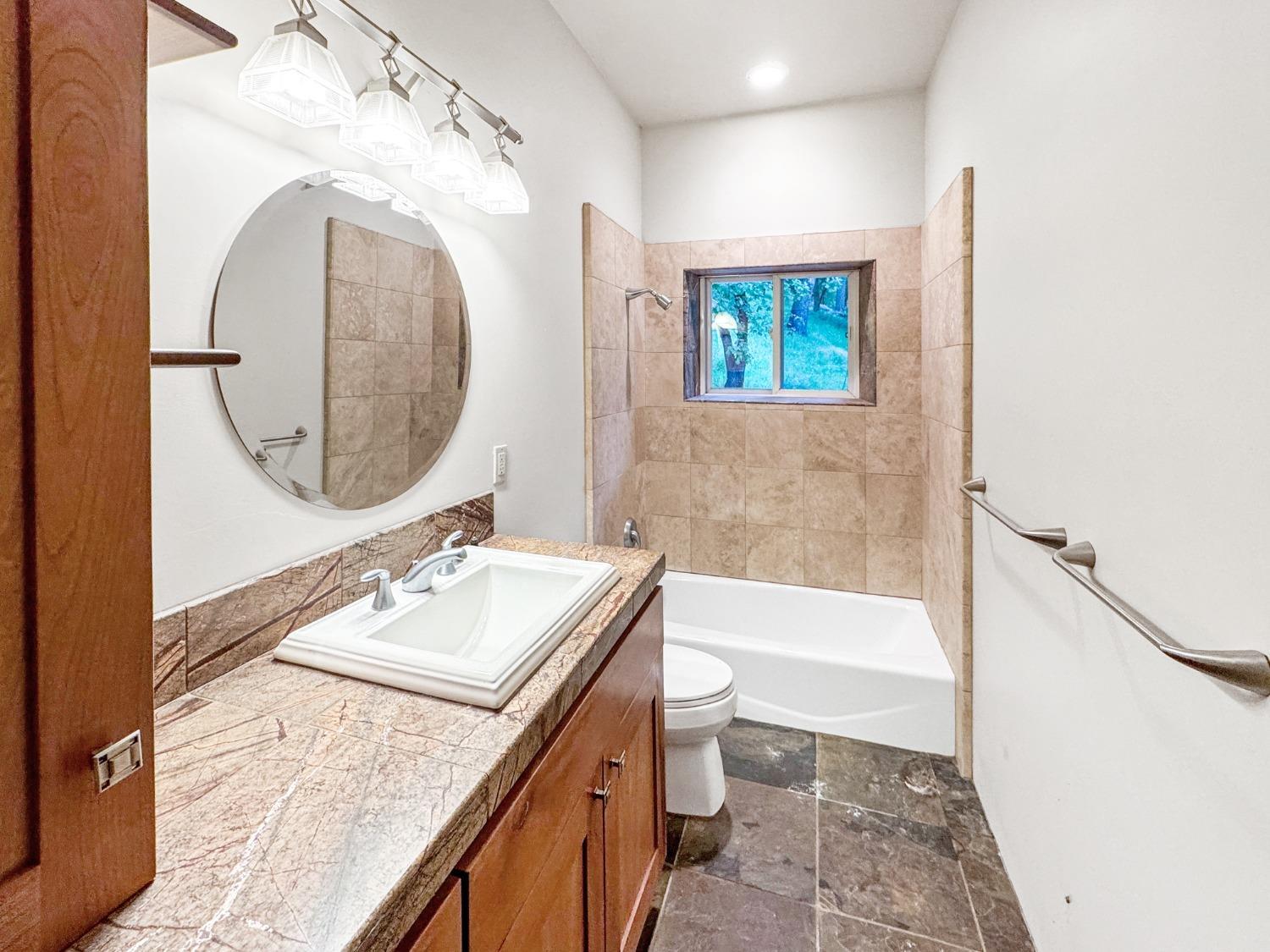 Grass Valley, California, 95949, United States, 3 Bedrooms Bedrooms, ,4 BathroomsBathrooms,Residential,For Sale,1920677