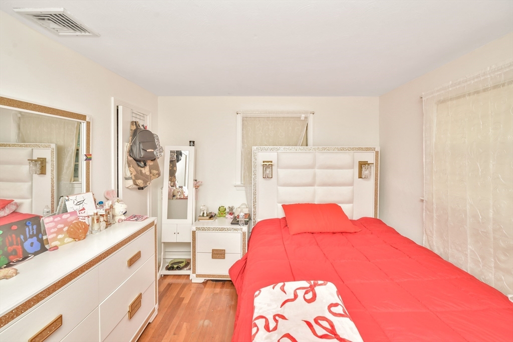 Randolph, Massachusetts, 02368, United States, 4 Bedrooms Bedrooms, ,2 BathroomsBathrooms,Residential,For Sale,2005663