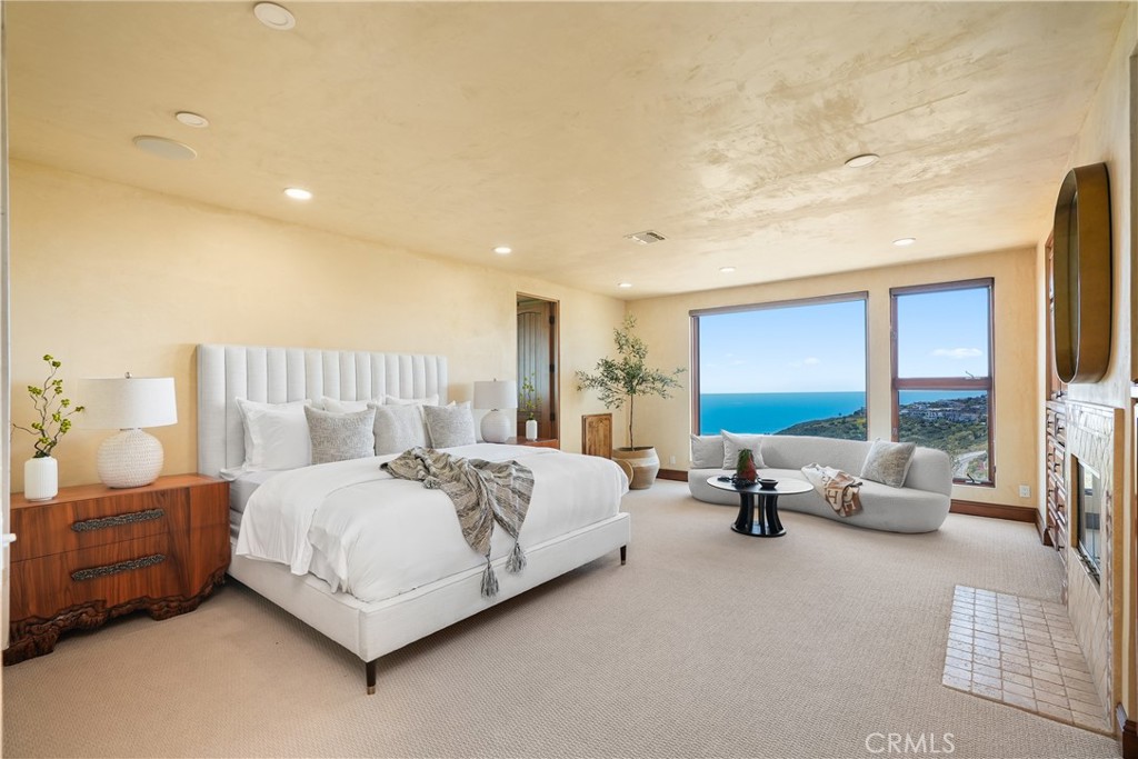 Laguna Beach, California, 92651, United States, 5 Bedrooms Bedrooms, ,6 BathroomsBathrooms,Residential,For Sale,1908512