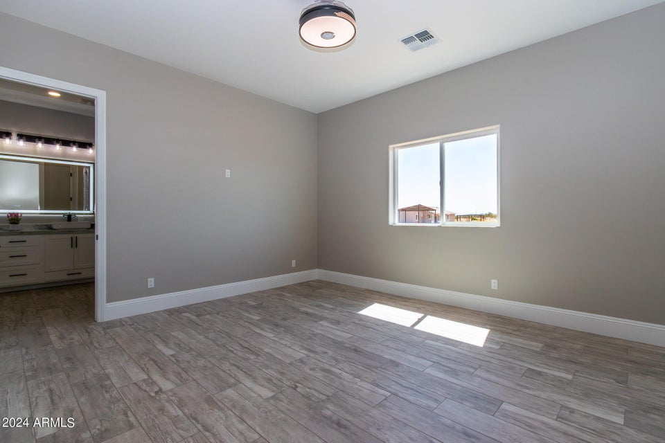 Tonopah, Arizona, 85354, United States, 4 Bedrooms Bedrooms, ,1 BathroomBathrooms,Residential,For Sale,1975997