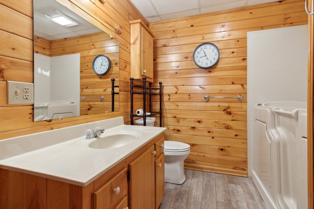 Morganton, Georgia, 30560, United States, 3 Bedrooms Bedrooms, ,4 BathroomsBathrooms,Residential,For Sale,1858984