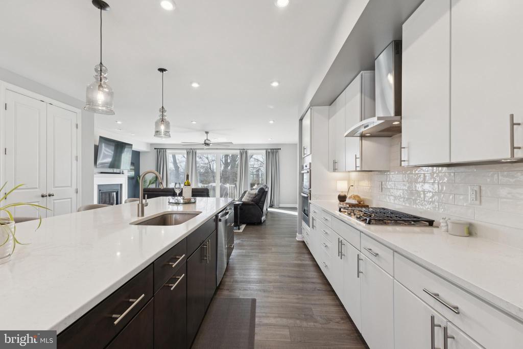 Alexandria, Virginia, 22306, United States, 3 Bedrooms Bedrooms, ,4 BathroomsBathrooms,Residential,For Sale,2019701