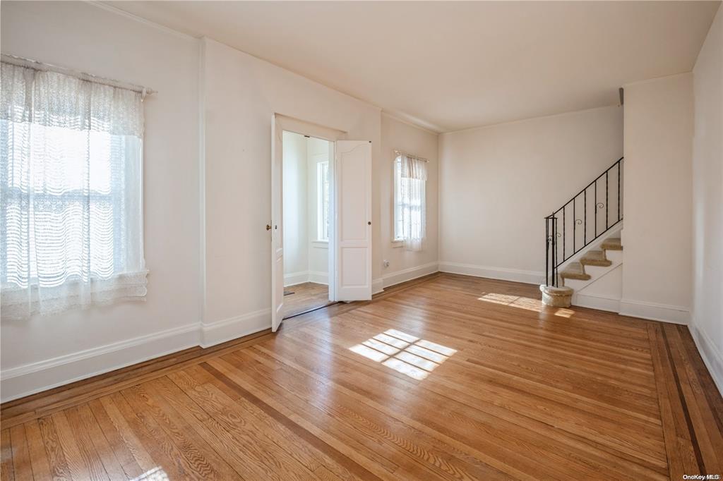 Rockville Centre, New York, 11570, United States, 3 Bedrooms Bedrooms, ,2 BathroomsBathrooms,Residential,For Sale,1937089