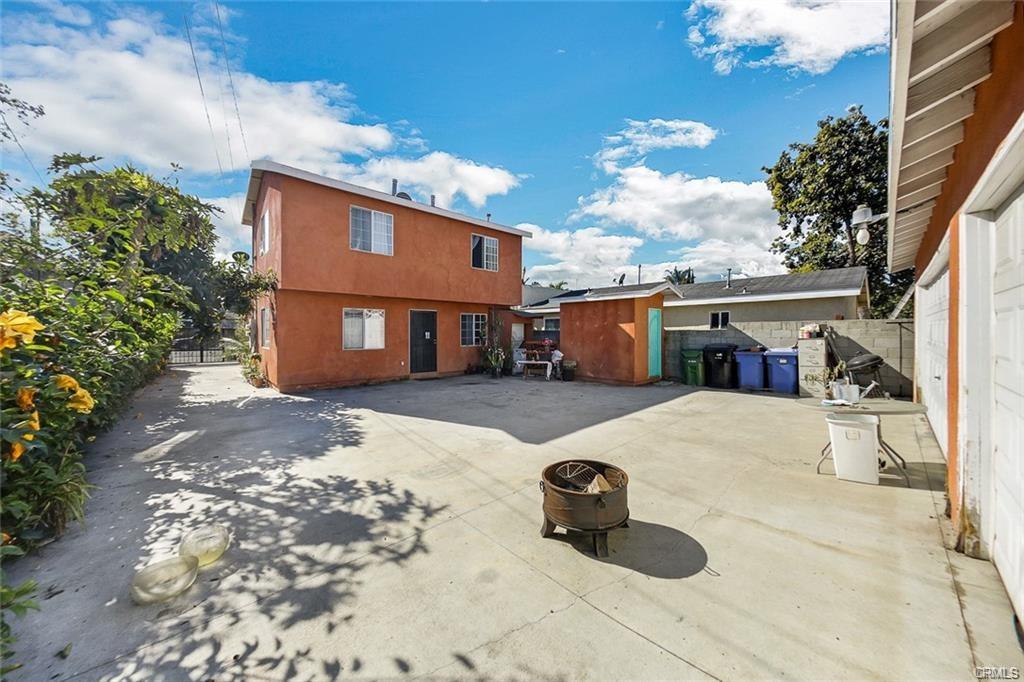 Huntington Park, California, 90255, United States, 4 Bedrooms Bedrooms, ,Residential,For Sale,1978486