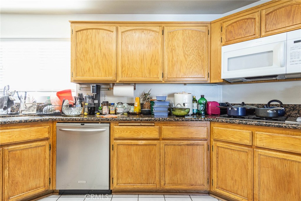 Apple Valley, California, 92308, United States, 4 Bedrooms Bedrooms, ,2 BathroomsBathrooms,Residential,For Sale,1974217