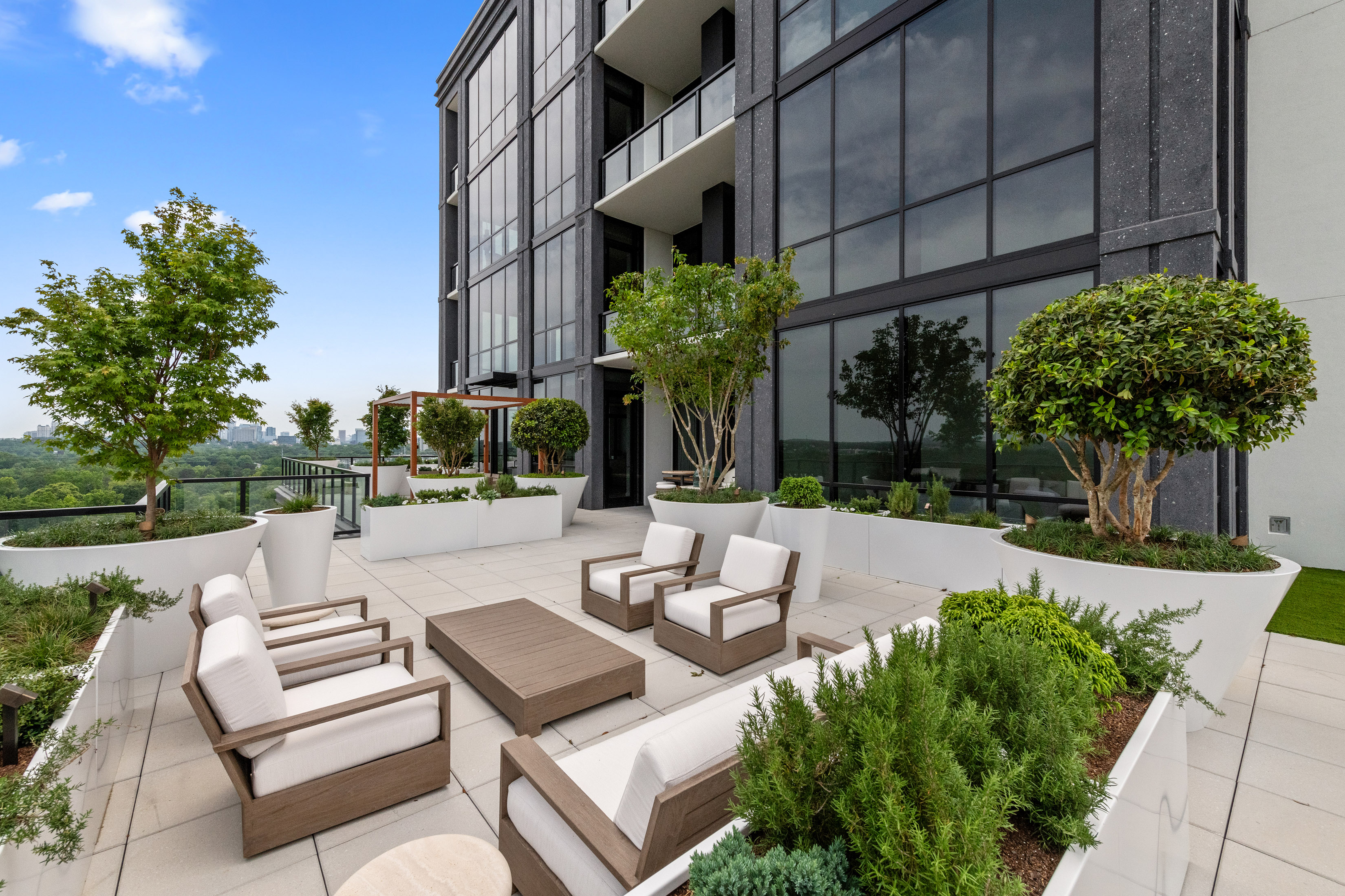  Stunning Fully Furnished Penthouse with the Largest Outdoor Terrace - 物件實景