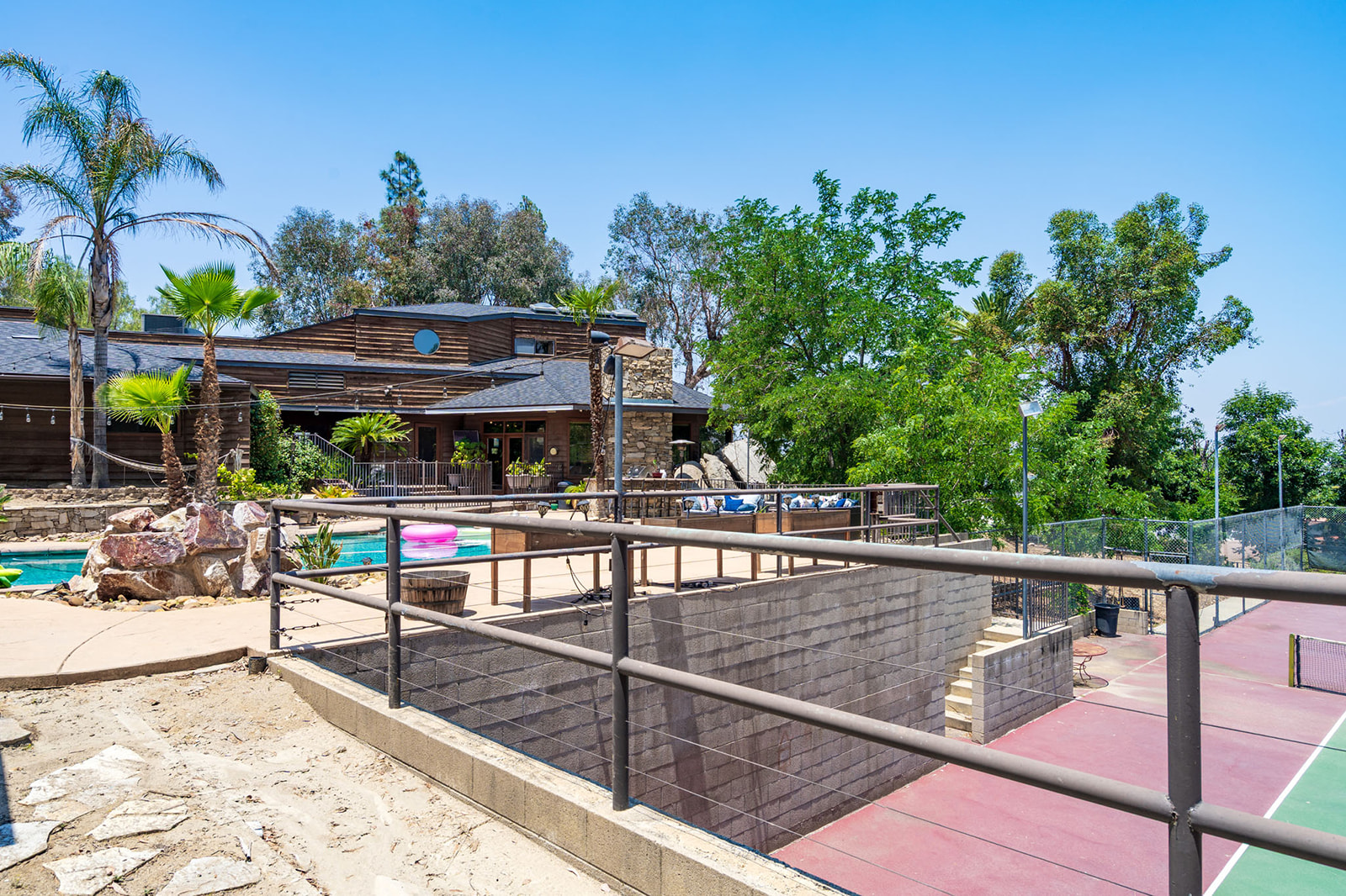 Hemet, California, 92544, United States, 6 Bedrooms Bedrooms, ,6 BathroomsBathrooms,Residential,For Sale,1849818