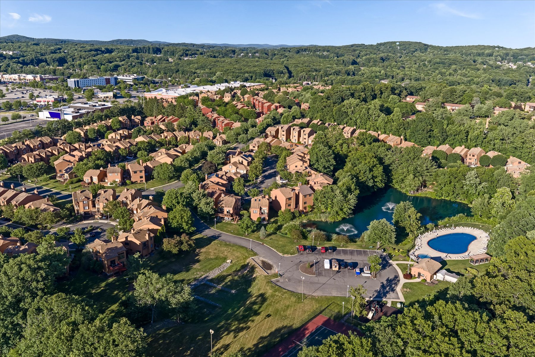  ?Townsquare Village? Detached Townhouse - 物件實景