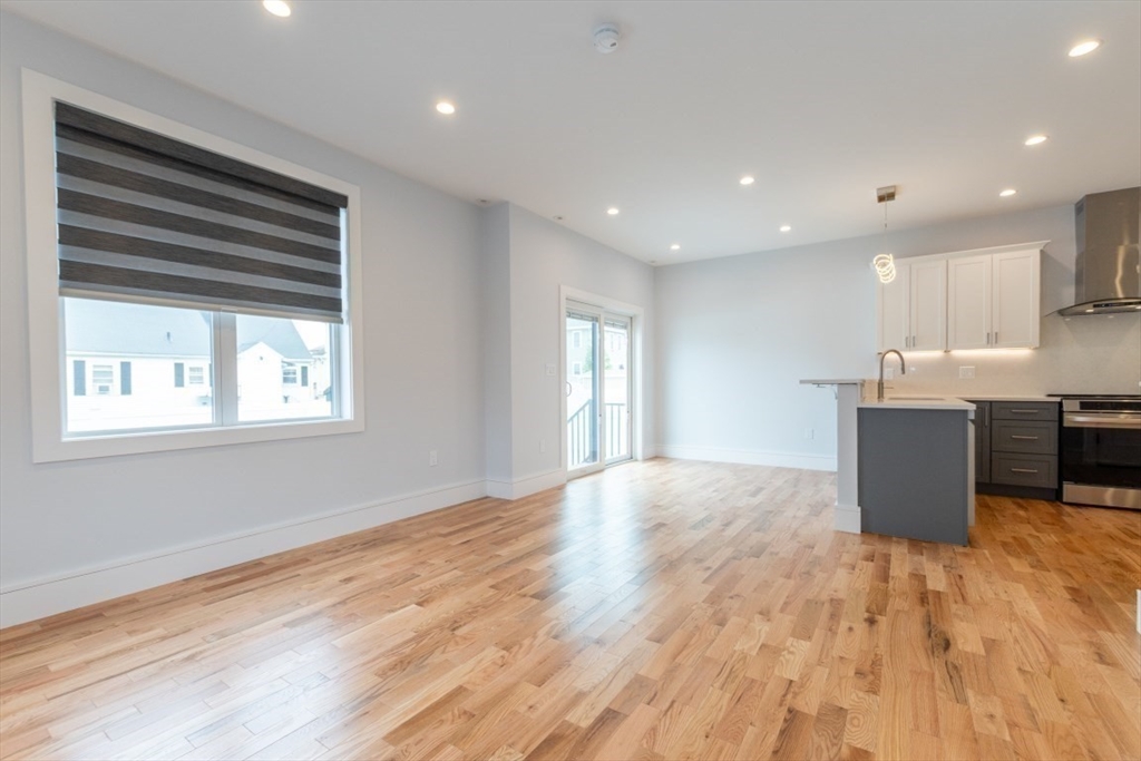 Revere, Massachusetts, 02151, United States, 3 Bedrooms Bedrooms, ,3 BathroomsBathrooms,Residential,For Sale,1928995