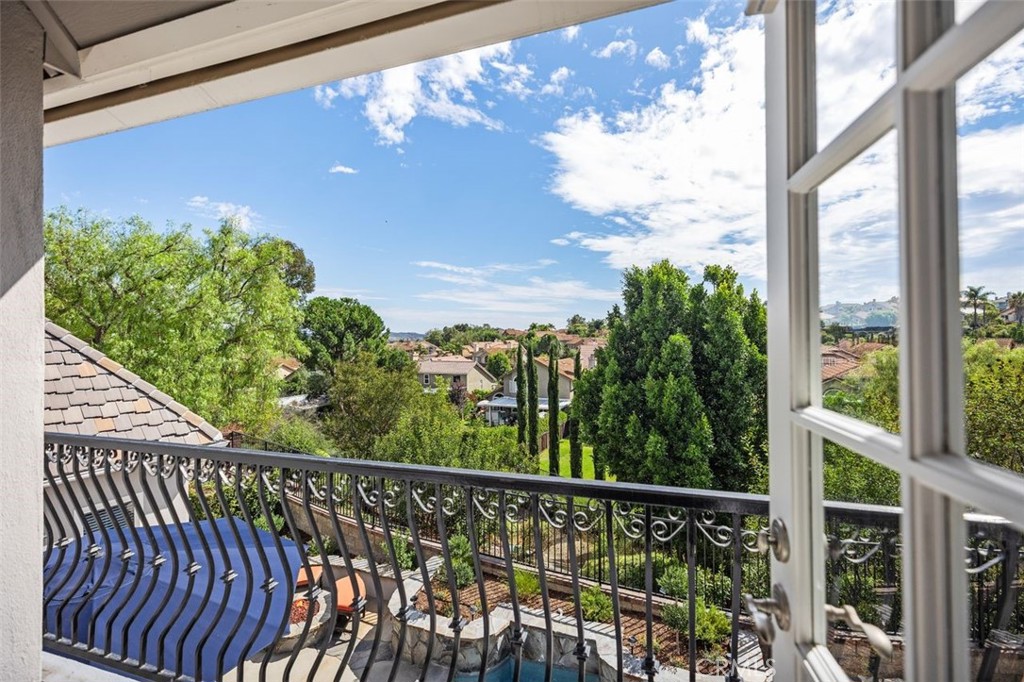 Mission Viejo, California, 92692, United States, 5 Bedrooms Bedrooms, ,5 BathroomsBathrooms,Residential,For Sale,1949715