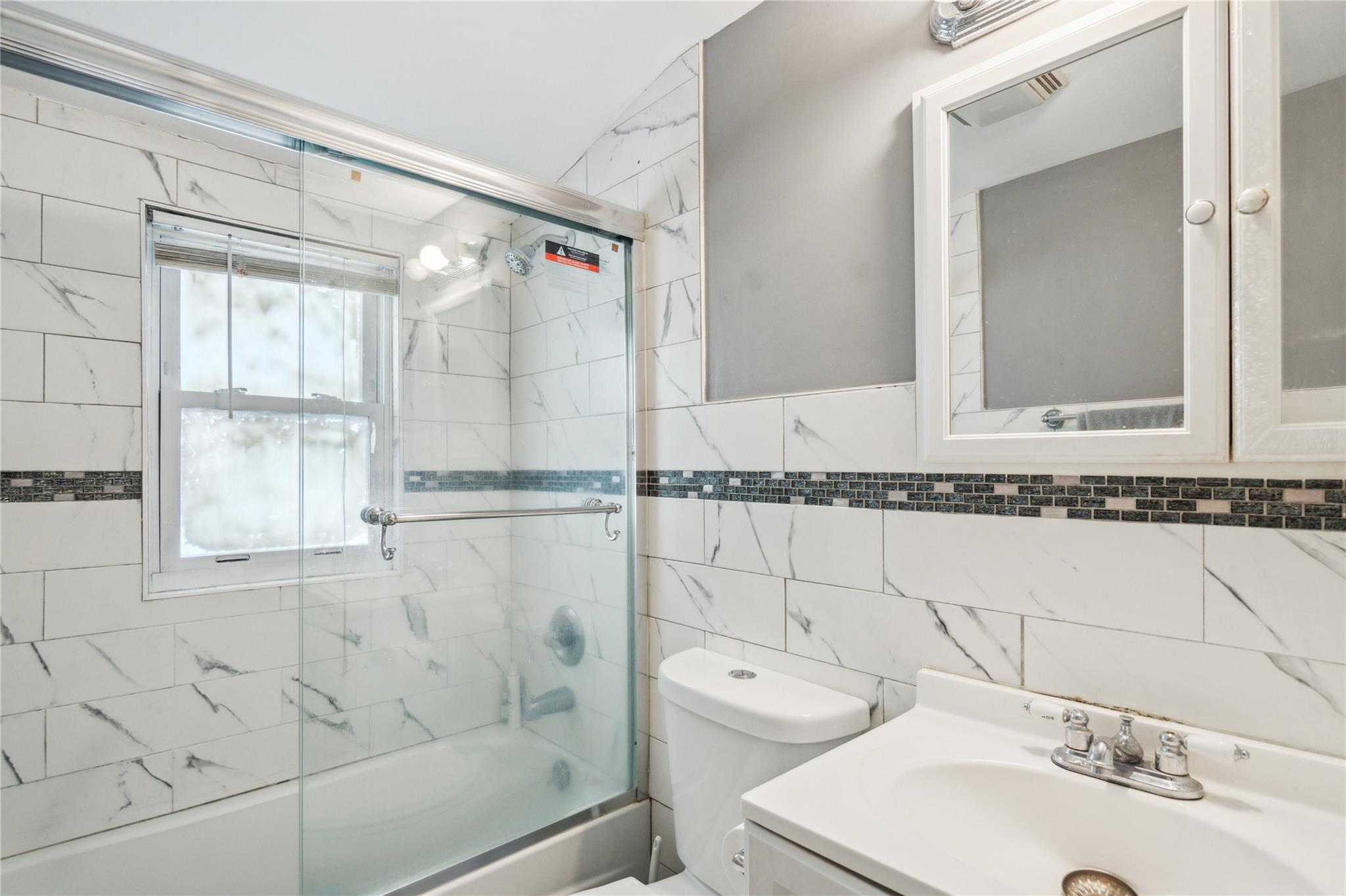New Hyde Park, New York, 11040, United States, 3 Bedrooms Bedrooms, ,3 BathroomsBathrooms,Residential,For Sale,1804080