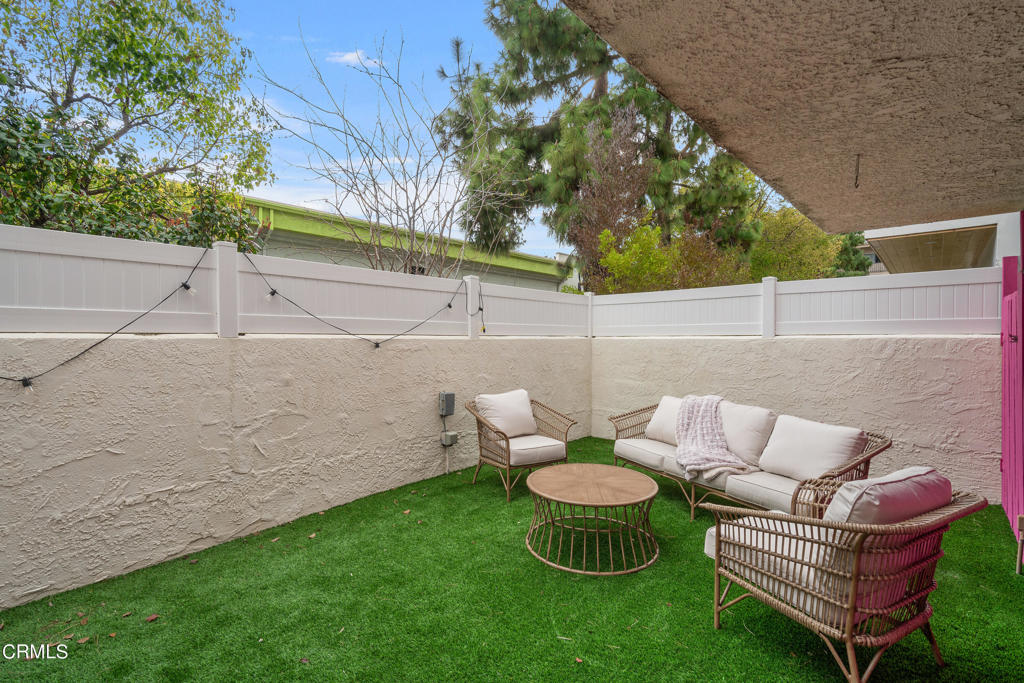 15322 Weddington Street #3, Sherman Oaks, California, 91411, United States, 2 Bedrooms Bedrooms, ,2 BathroomsBathrooms,Residential,For Sale,15322 Weddington Street #3,1621498