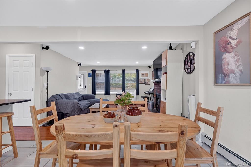 New Windsor, New York, 12553, United States, 4 Bedrooms Bedrooms, ,2 BathroomsBathrooms,Residential,For Sale,1977430