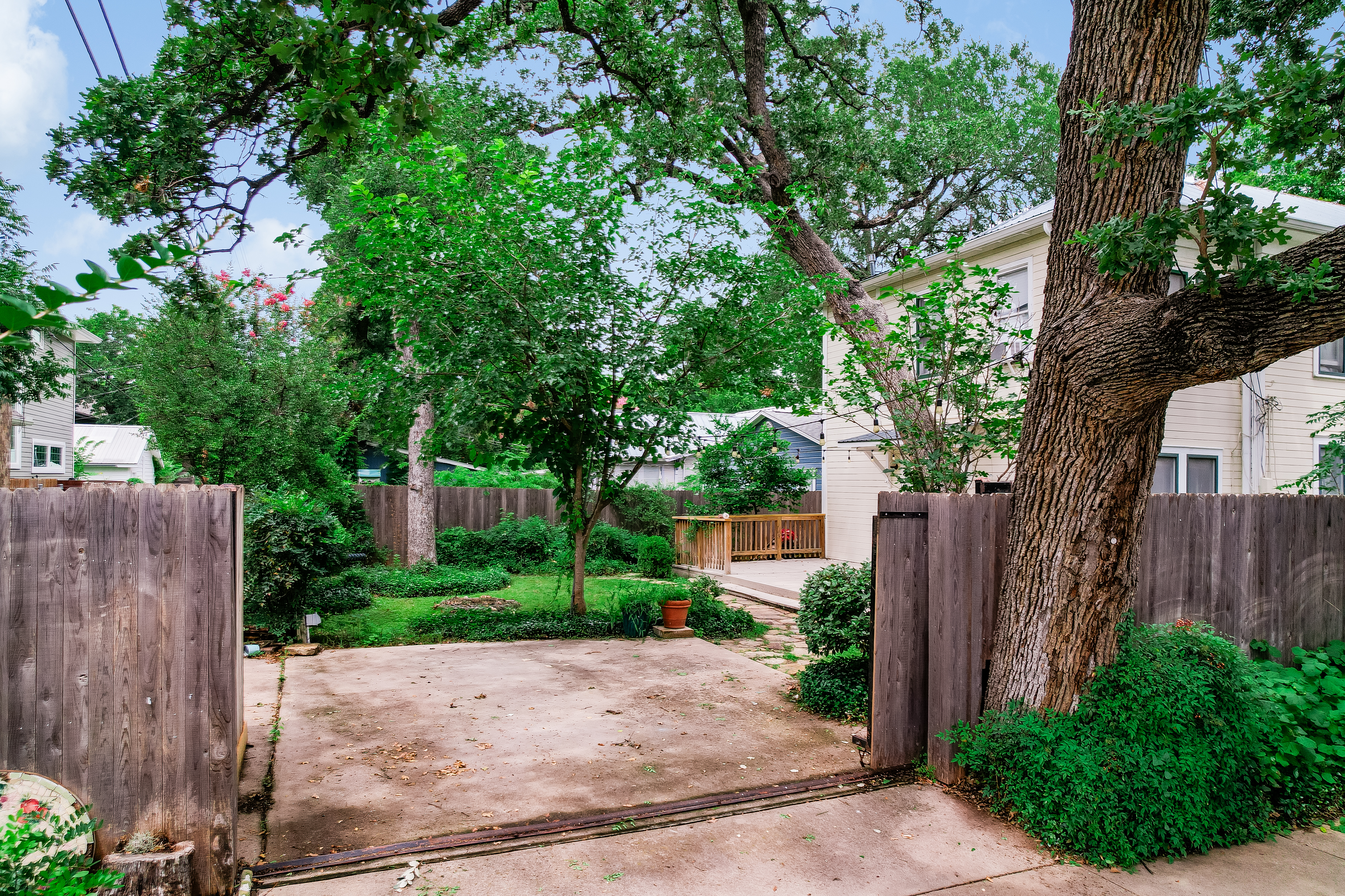  1922 Colonial Revival in Historic Hyde Park Neighborhood - 物件實景