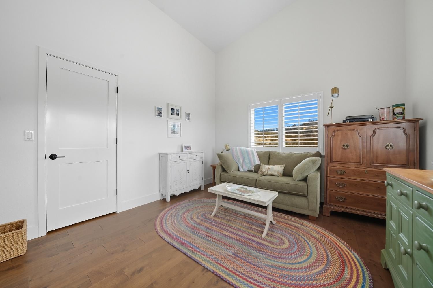 Mountain Ranch, California, 95246, United States, 4 Bedrooms Bedrooms, ,3 BathroomsBathrooms,Residential,For Sale,1976559