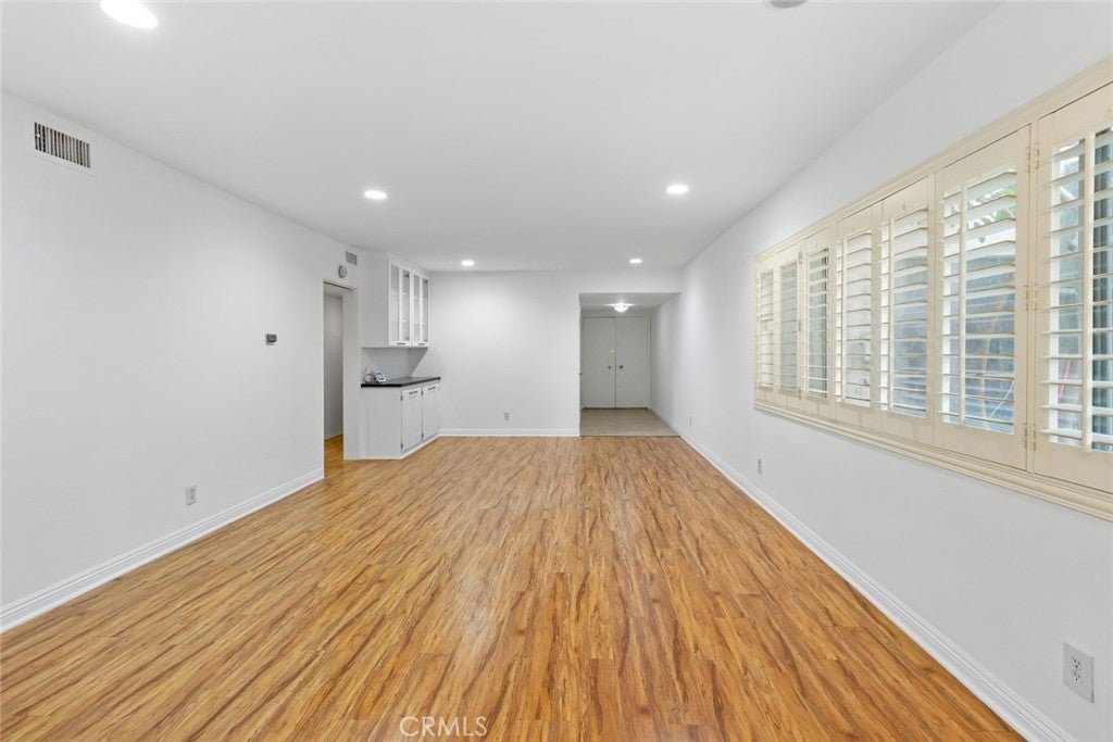 395 S Oakland Avenue #101, Pasadena, California, 91101, United States, 3 Bedrooms Bedrooms, ,2 BathroomsBathrooms,Residential,For Sale,395 S Oakland Avenue #101,1679345