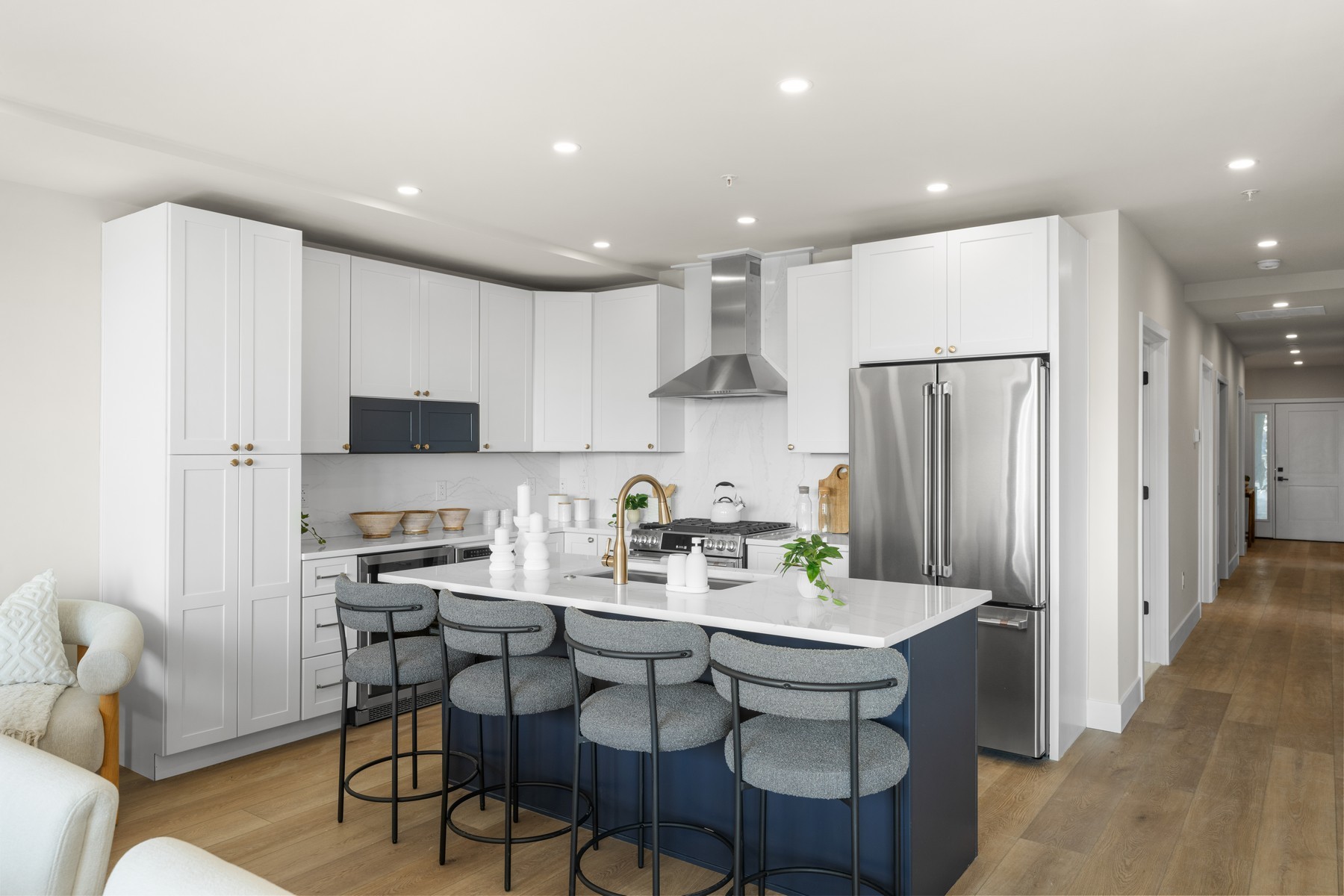  323 E Oak Avenue Unit 201 - 物件實景