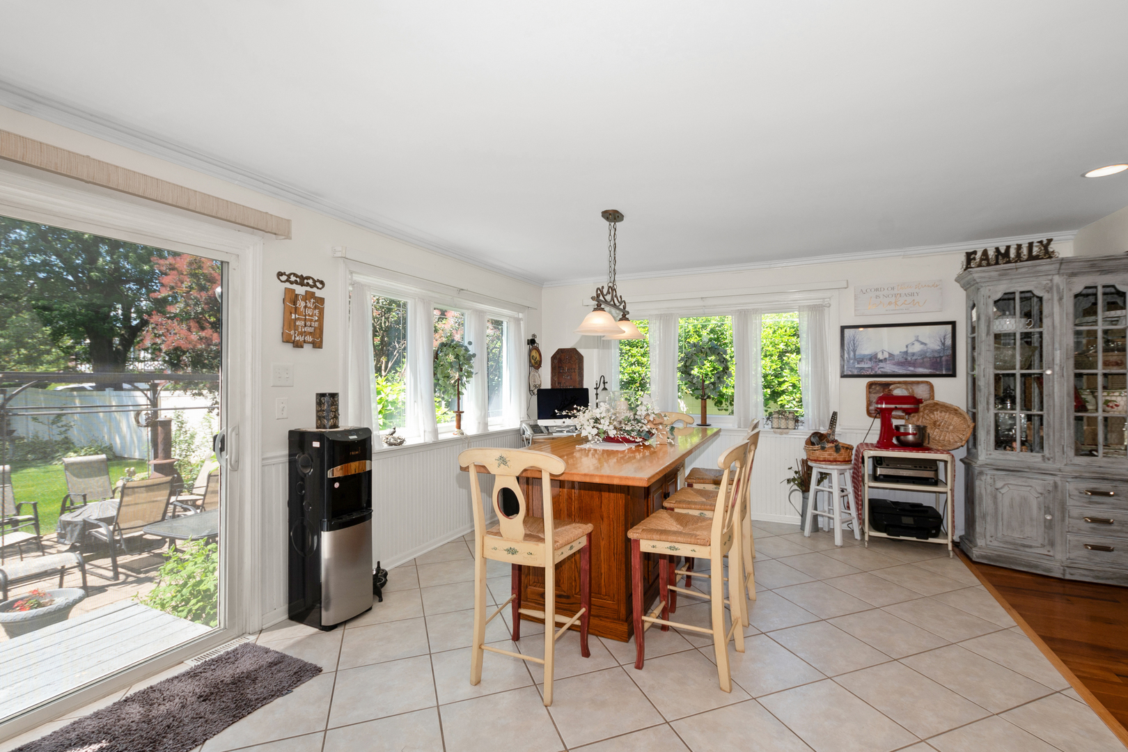 Tinley Park, Illinois, 60487, United States, 6 Bedrooms Bedrooms, ,4 BathroomsBathrooms,Residential,For Sale,1984113