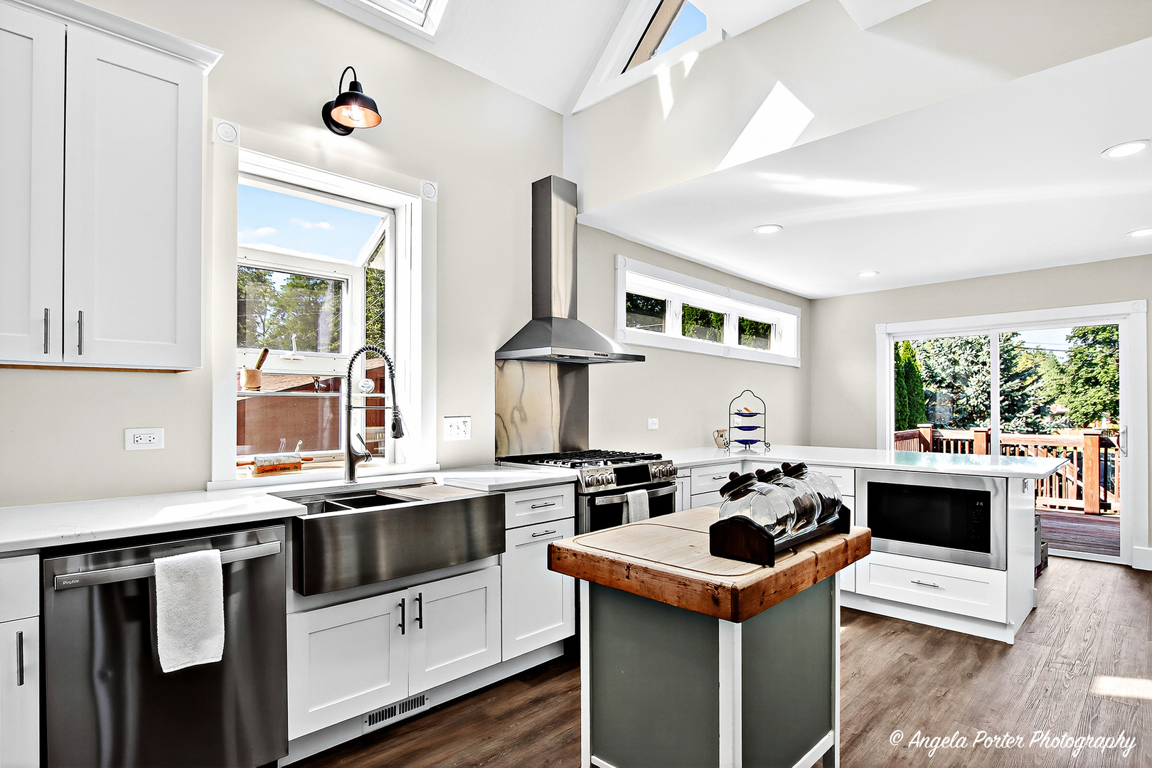 Crystal Lake, Illinois, 60014, United States, 4 Bedrooms Bedrooms, ,2 BathroomsBathrooms,Residential,For Sale,1982746