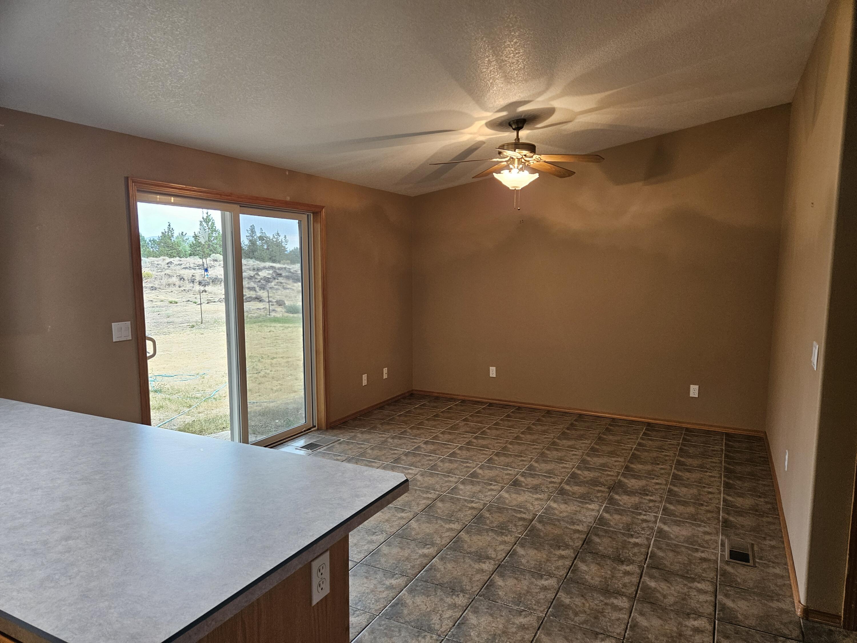 Redmond, Oregon, 97756, United States, 3 Bedrooms Bedrooms, ,2 BathroomsBathrooms,Residential,For Sale,1931963