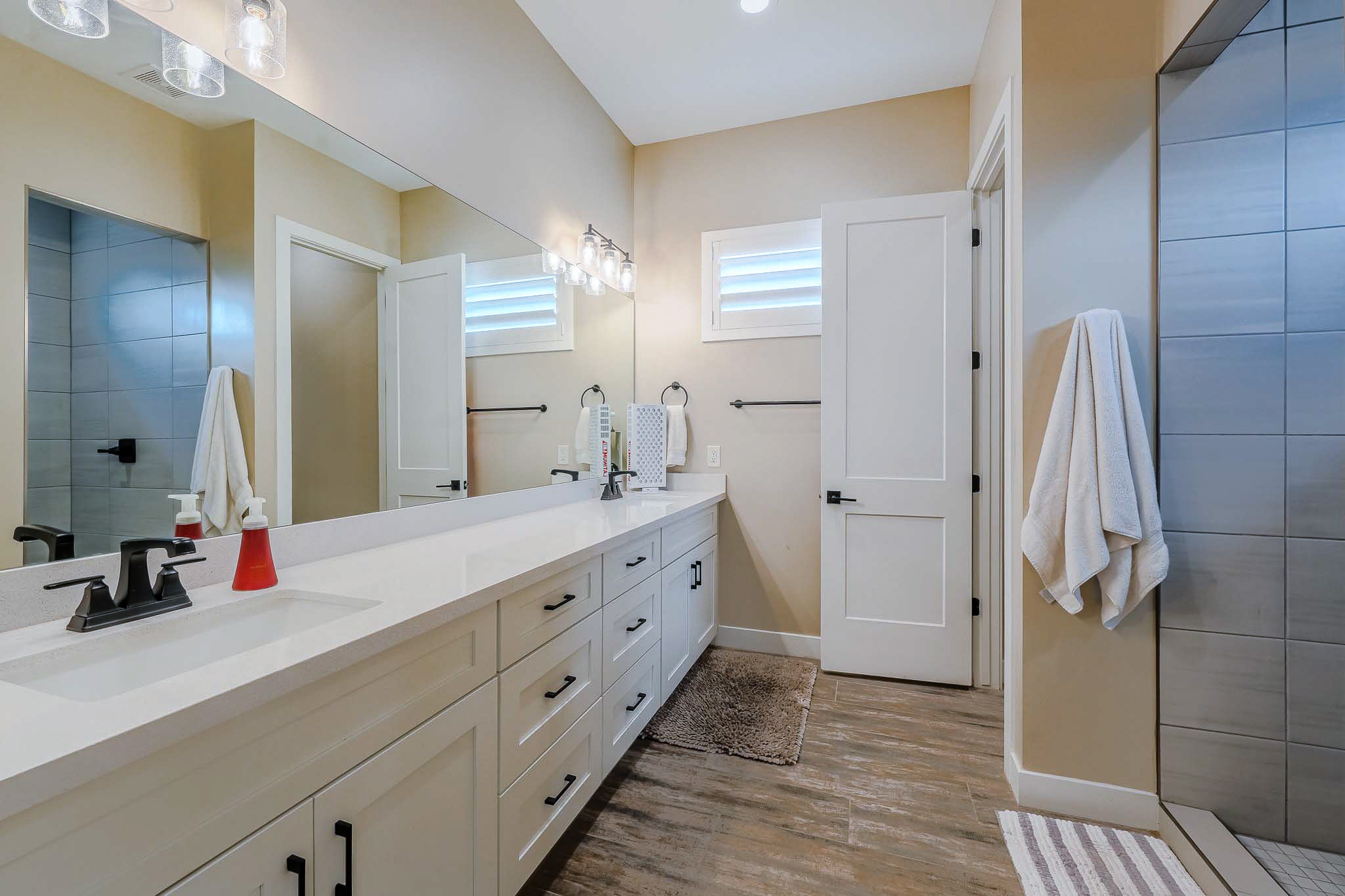 Phoenix, Arizona, 85087, United States, 3 Bedrooms Bedrooms, ,Residential,For Sale,2000122