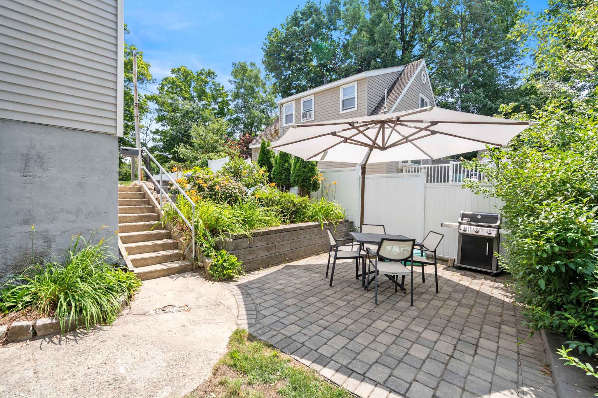  46 Macarthur Road, Stoneham, MA, 02180 - 物件實景