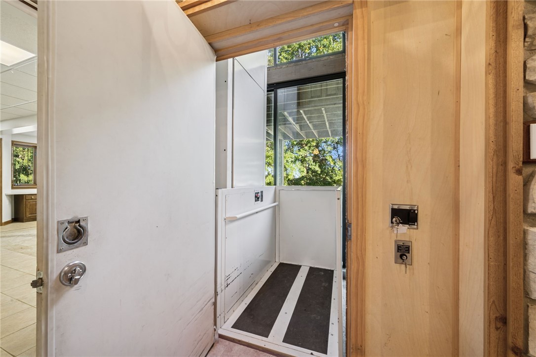 North Huntingdon, Pennsylvania, 15642, United States, 3 Bedrooms Bedrooms, ,3 BathroomsBathrooms,Residential,For Sale,1980425