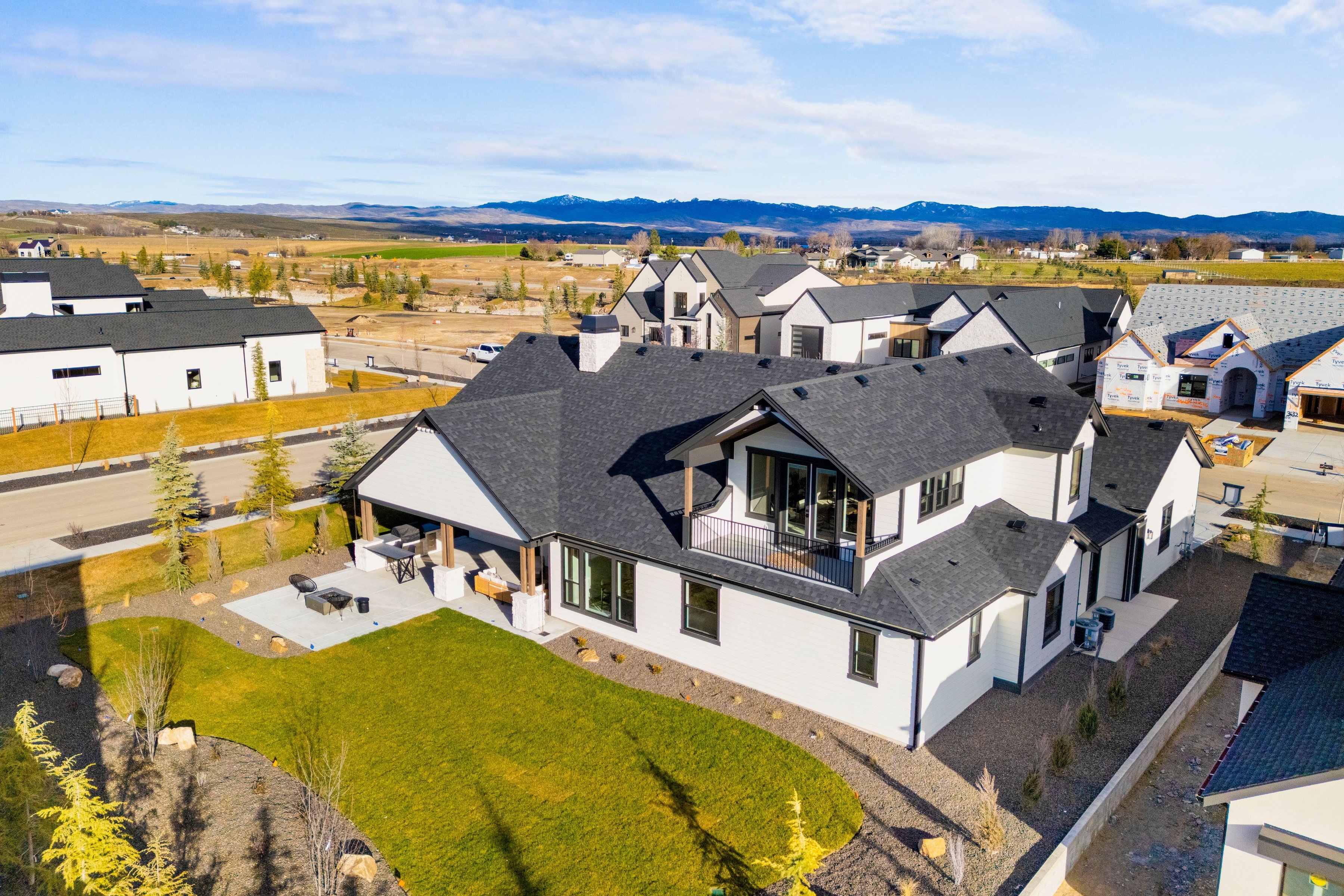  Distinctive New Construction In Eagle’s Coveted Terra View - 物件實景