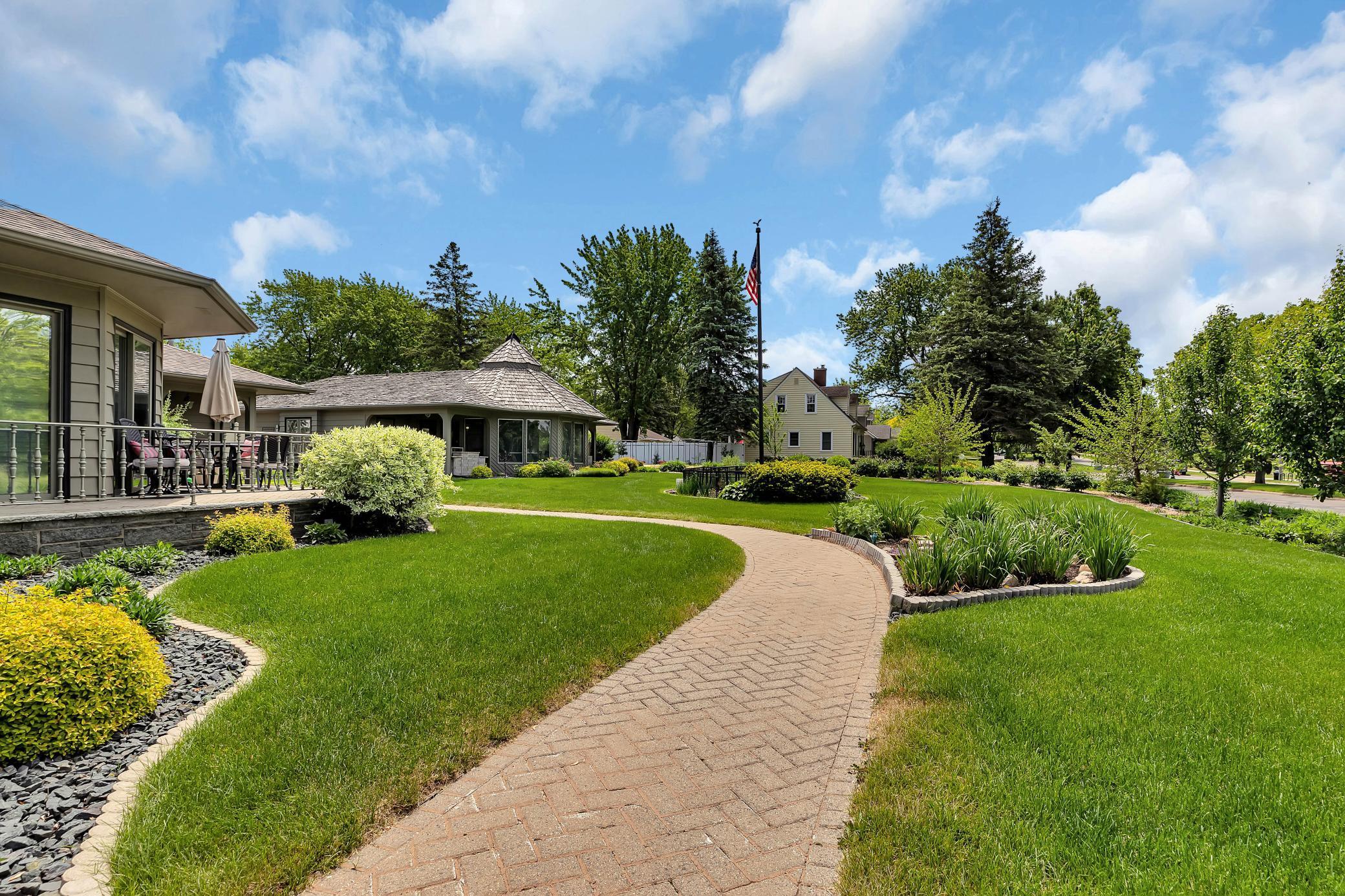 Saint Cloud, Minnesota, 56304, United States, 4 Bedrooms Bedrooms, ,4 BathroomsBathrooms,Residential,For Sale,1836908