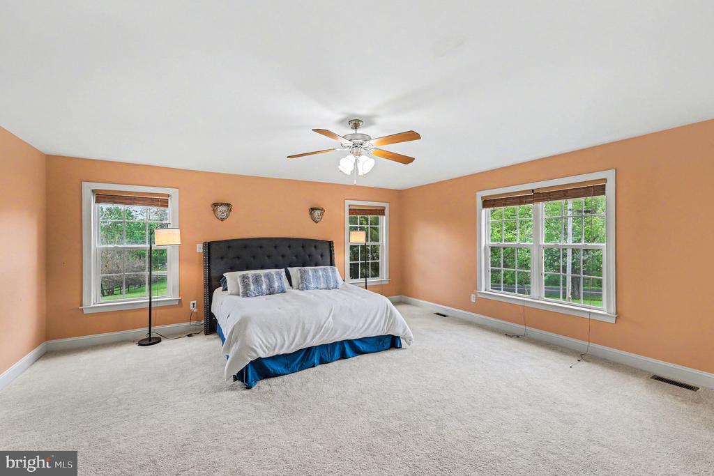 Winchester, Virginia, 22602, United States, 4 Bedrooms Bedrooms, ,3 BathroomsBathrooms,Residential,For Sale,2040713