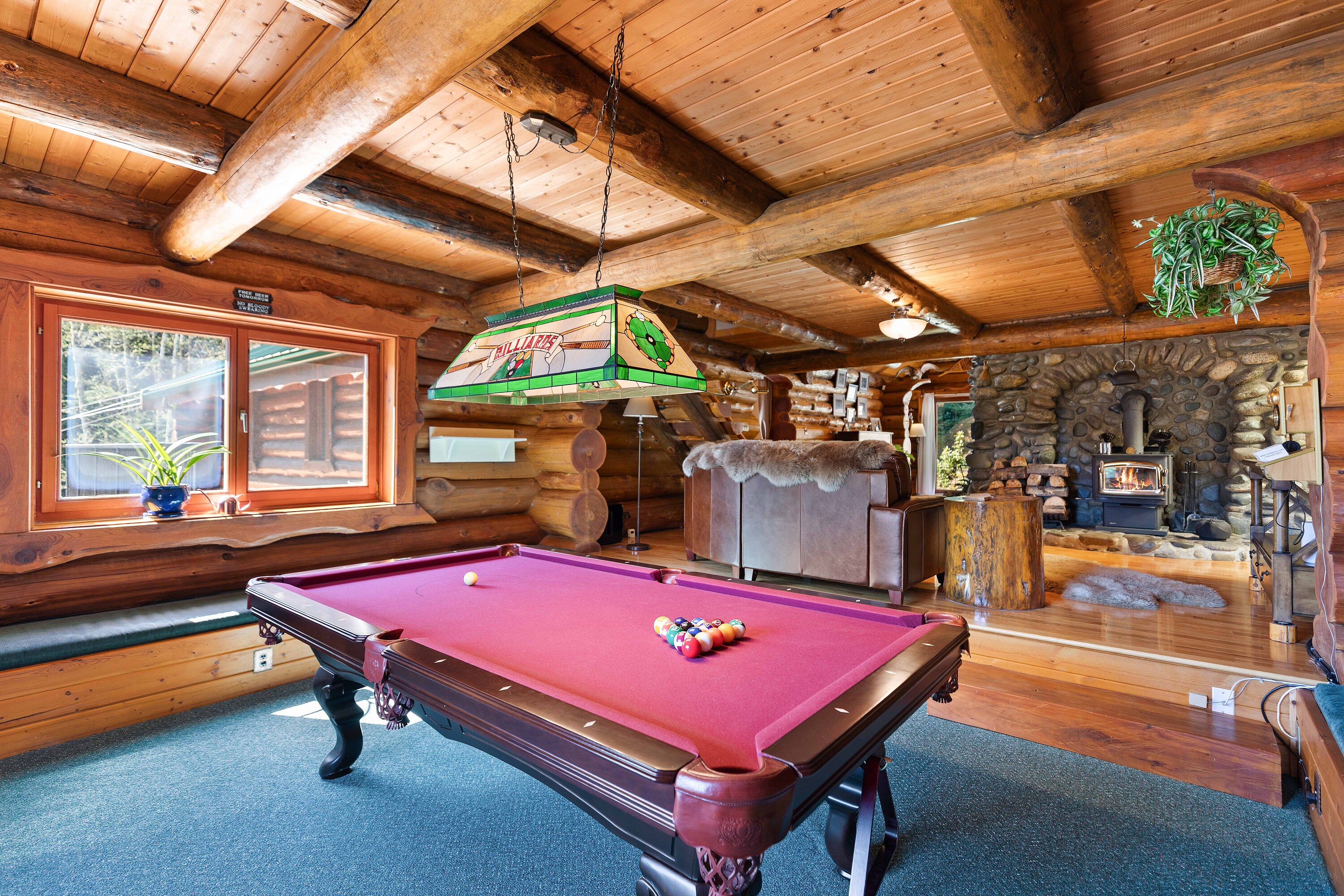  West Coast Cedar Log Home - 物件實景