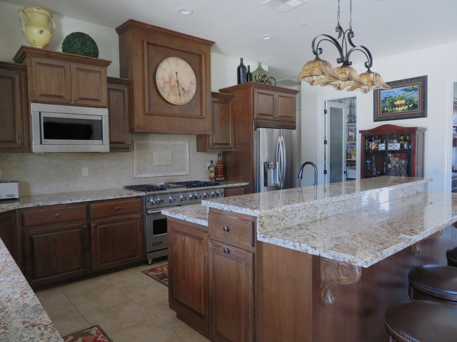 Oakdale, California, 95361, United States, 3 Bedrooms Bedrooms, ,4 BathroomsBathrooms,Residential,For Sale,1905843