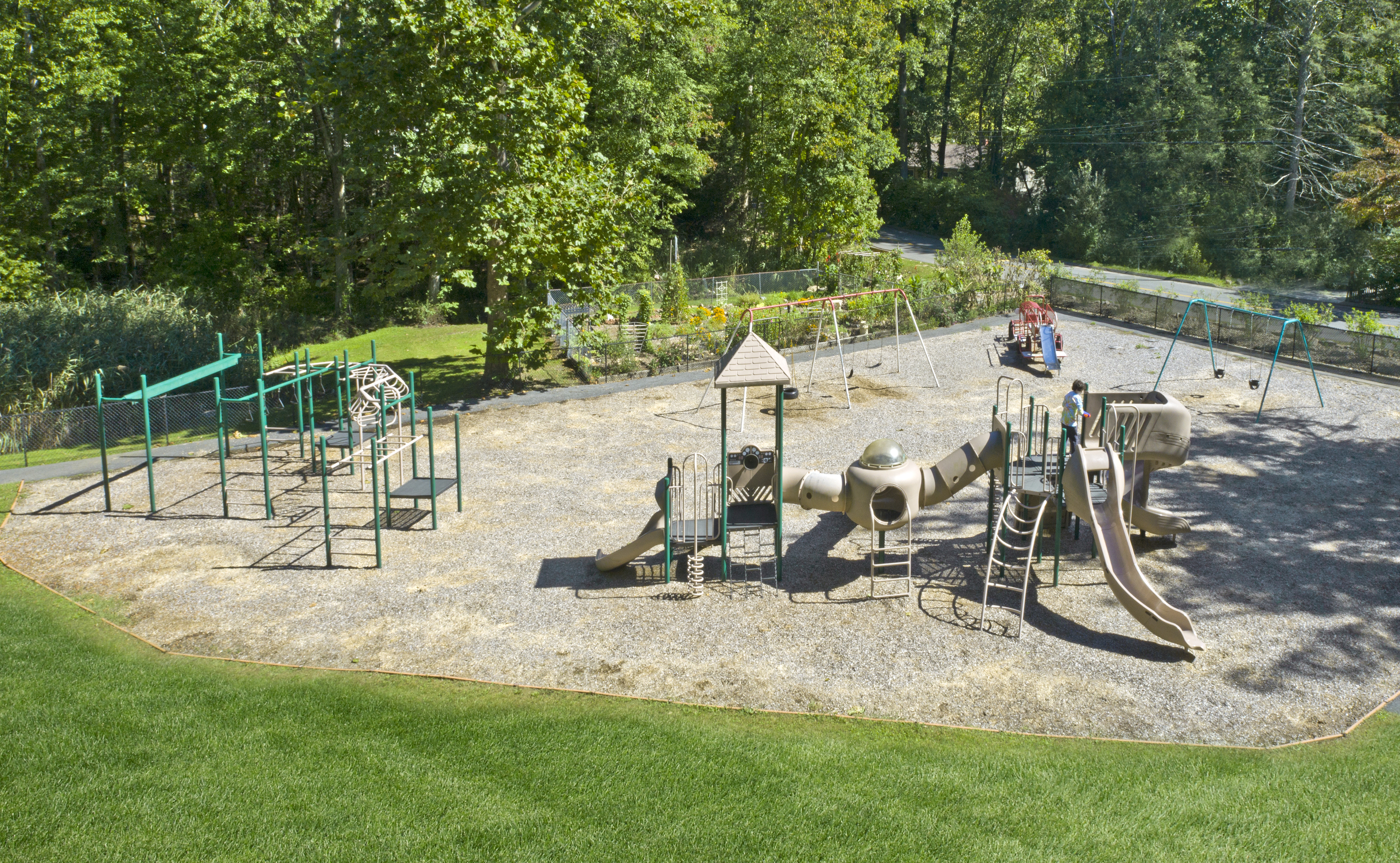 Danbury, Connecticut, 06810, United States, 4 Bedrooms Bedrooms, ,2 BathroomsBathrooms,Residential,For Sale,1988072