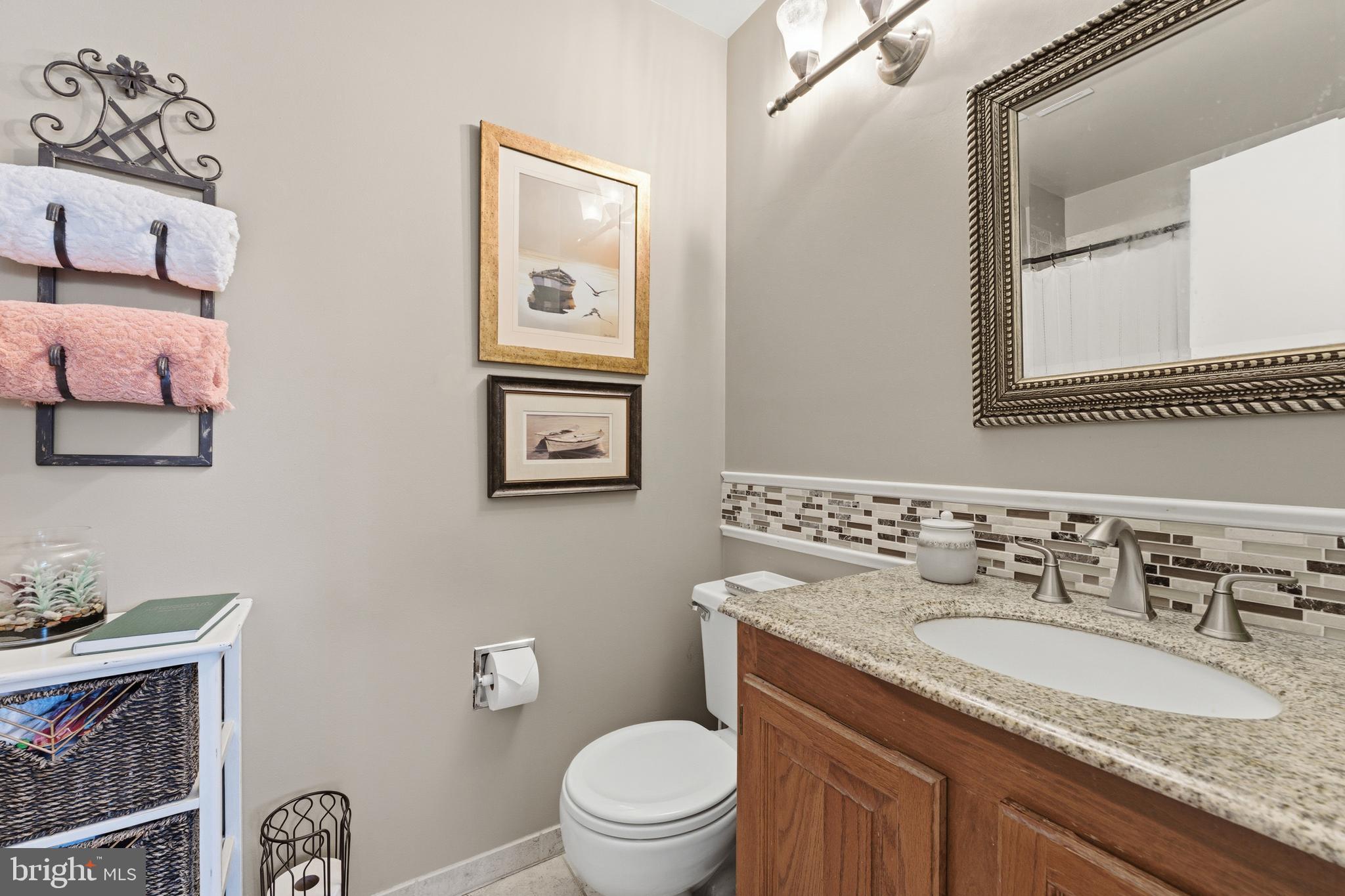 Clifton, Virginia, 20124, United States, 2 Bedrooms Bedrooms, ,3 BathroomsBathrooms,Residential,For Sale,2001572