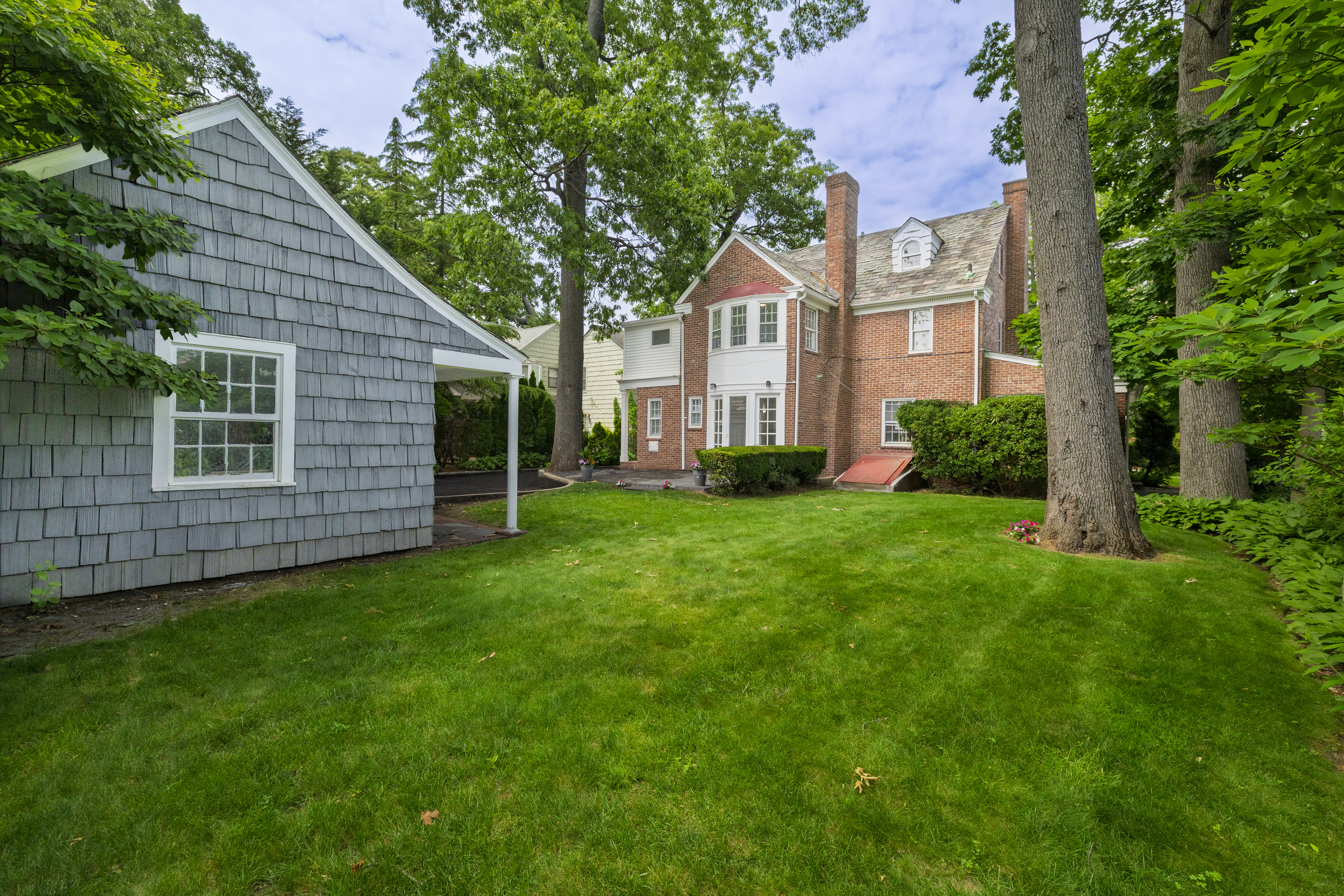  210 Demott Avenue, Rockville Centre, NY, 11570 - 物件實景