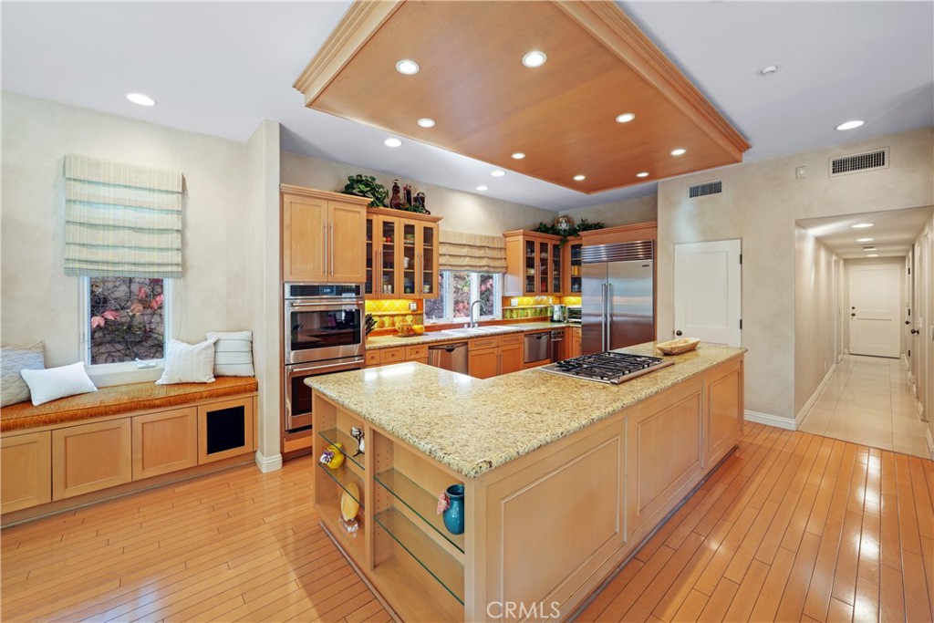 Huntington Beach, California, 92649, United States, 5 Bedrooms Bedrooms, ,5 BathroomsBathrooms,Residential,For Sale,1991081