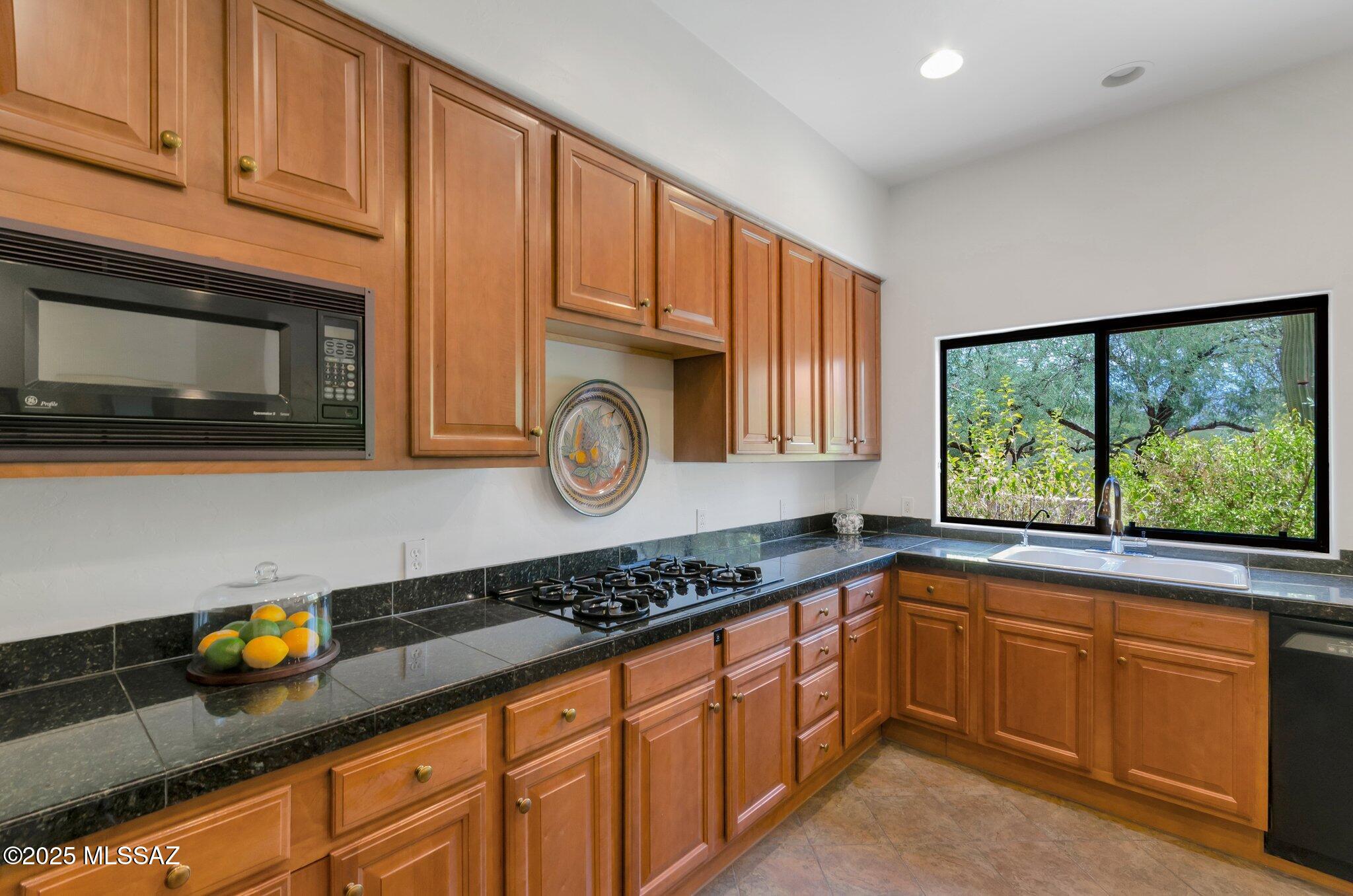 Tucson, Arizona, 85712, United States, 4 Bedrooms Bedrooms, ,4 BathroomsBathrooms,Residential,For Sale,1850331