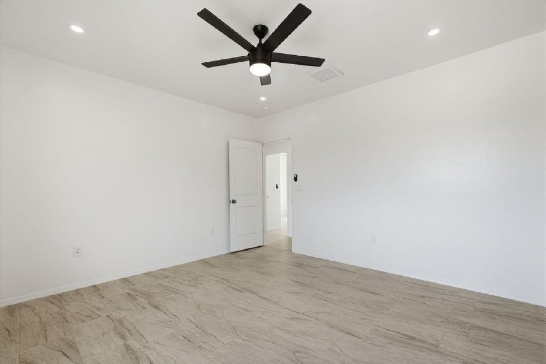  1213 Dos Corte¦Rosanky, TX - 物件實景